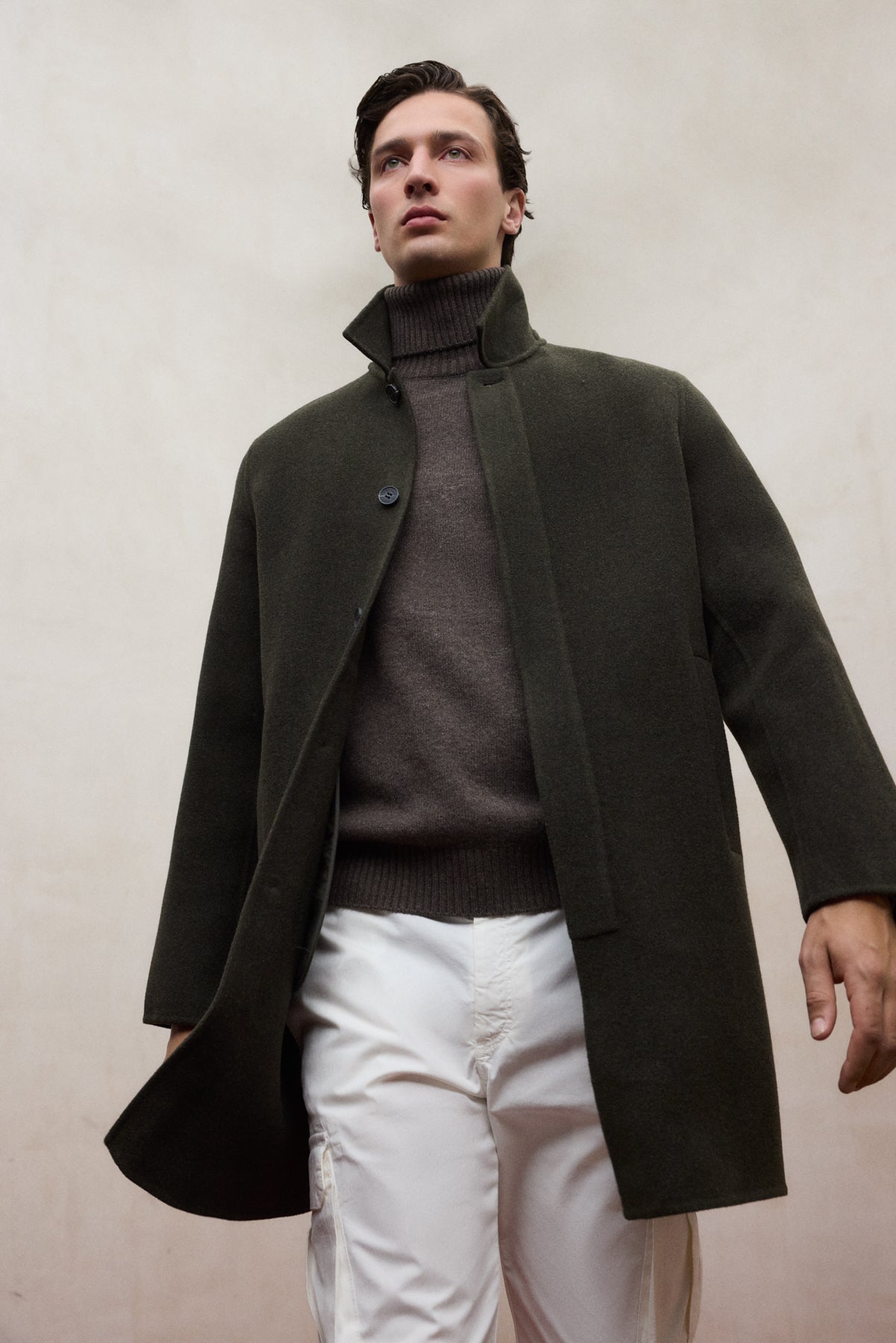 Veste longue à capuche en coton biologique et polyester recyclé (bouteilles PET) par ECOALF en olive