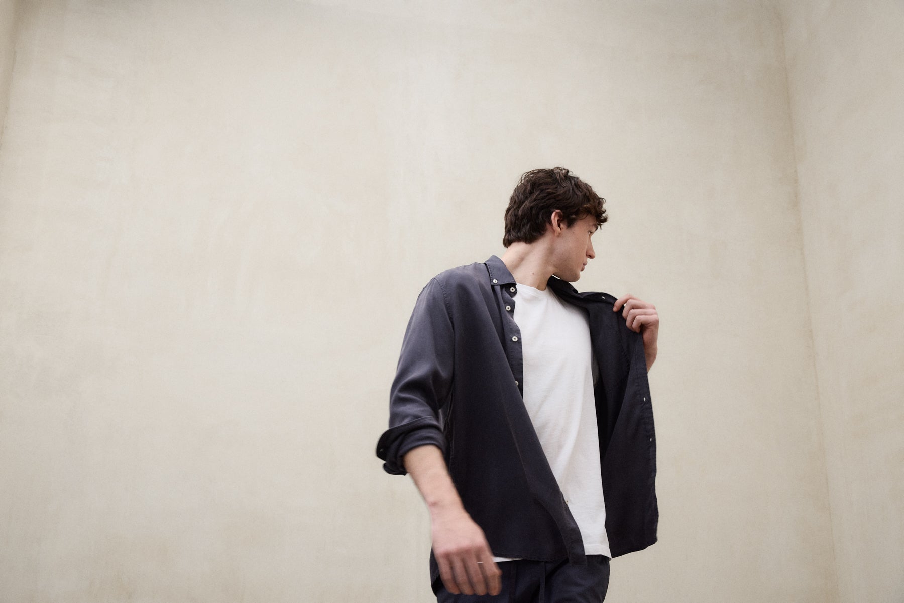 Shirt made of organic cotton and recycled cotton from ECOALF in deep navy