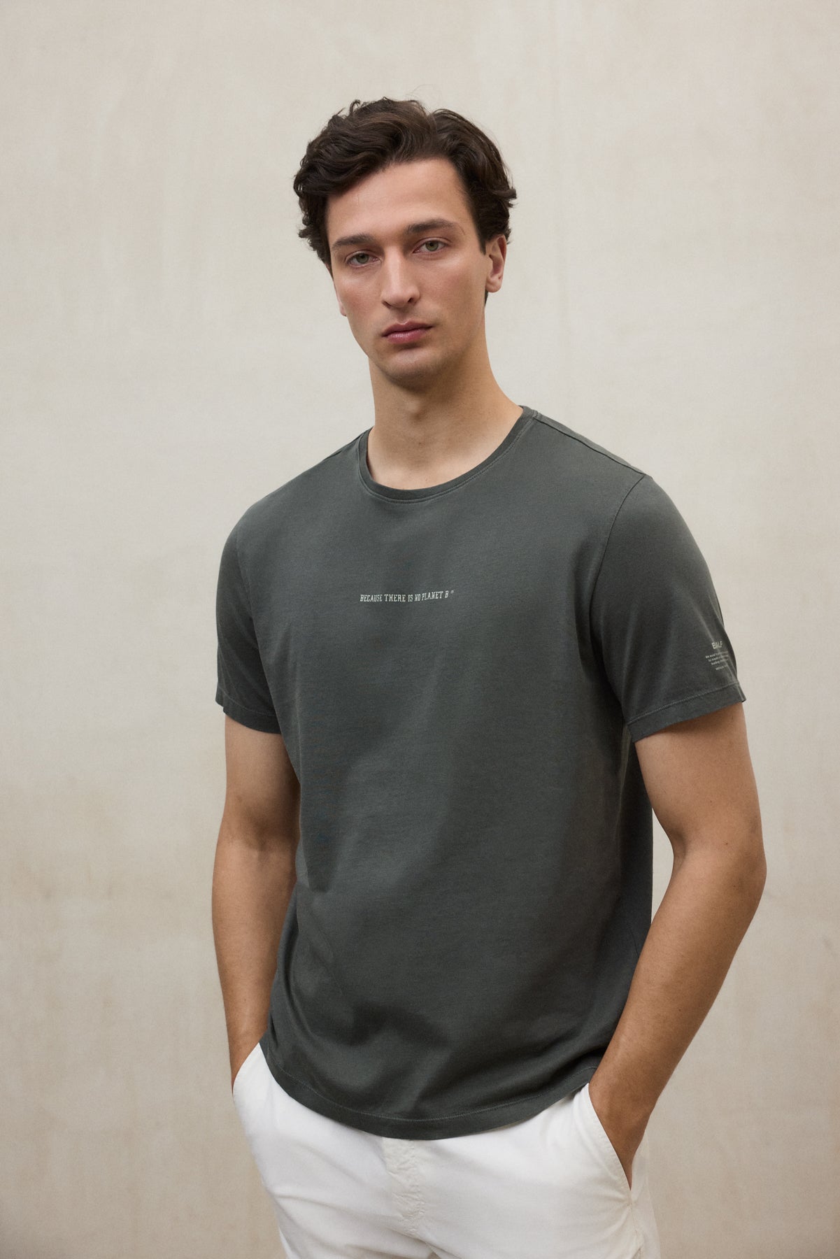 T-Shirt aus recycleter Baumwolle von ECOALF in braun melange mit Print