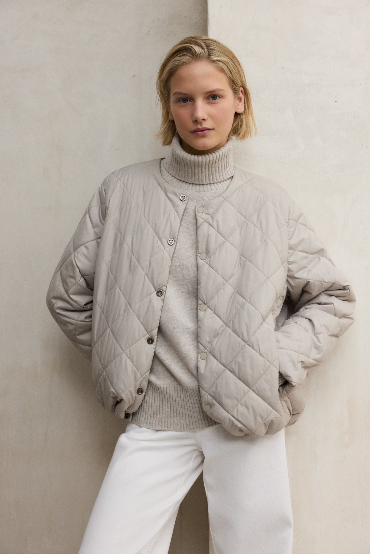Doudoune courte réversible en 100% polyester recyclé (bouteilles PET) par ECOALF en bleu foncé