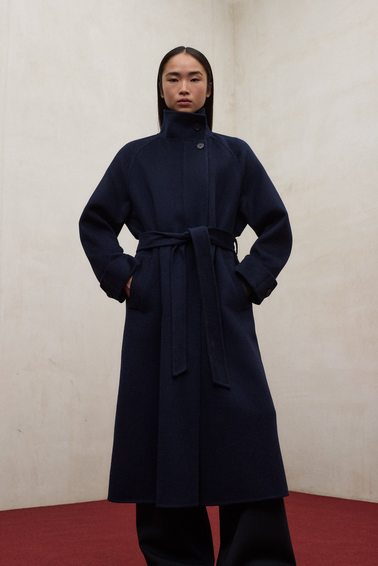 Doudoune courte réversible en 100% polyester recyclé (bouteilles PET) par ECOALF en bleu foncé
