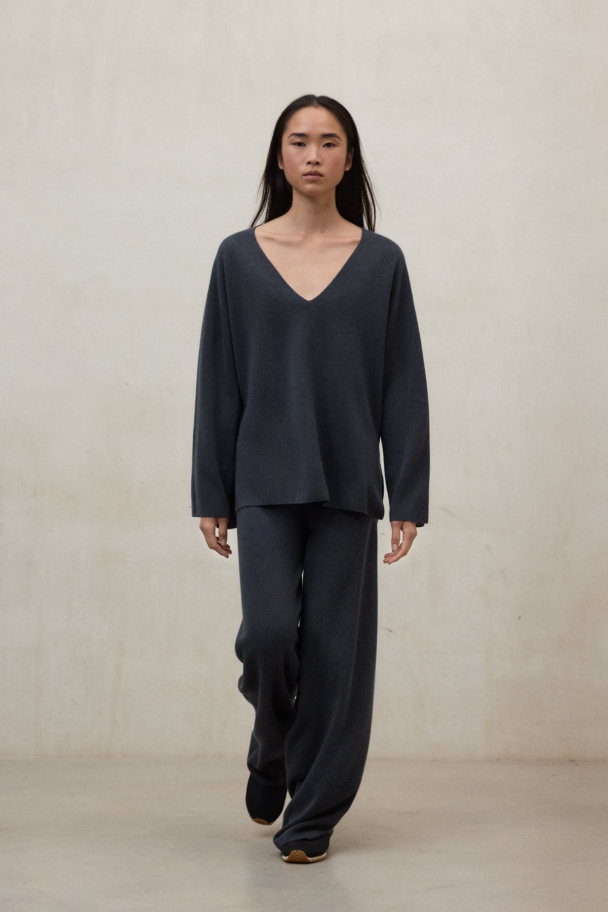 Strick Hose aus recycleter Wolle und Tencel™ von ECOALF in dunkelblau