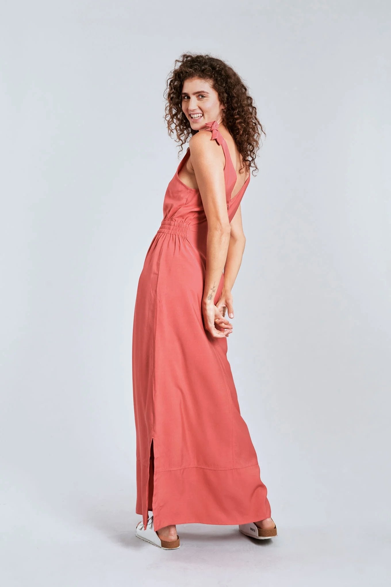 Pinkes Kleid Marnie aus Ecovero & Elasthan von Komodo