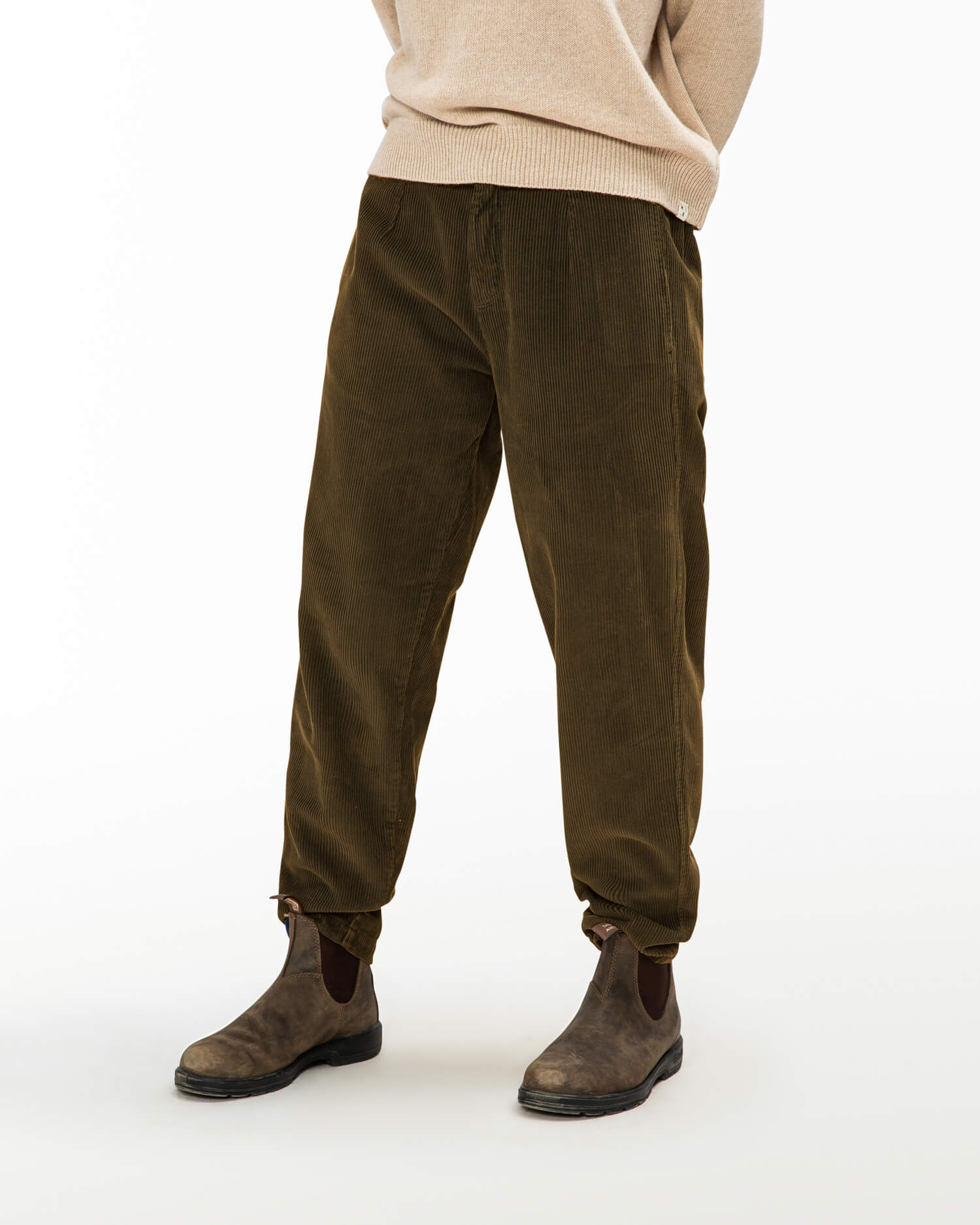 Dunkelbraune Cord-Chino aus 100% Bio-Baumwolle von Matona