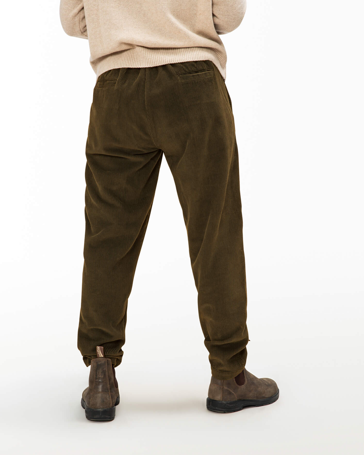 Dunkelbraune Cord-Chino aus 100% Bio-Baumwolle von Matona