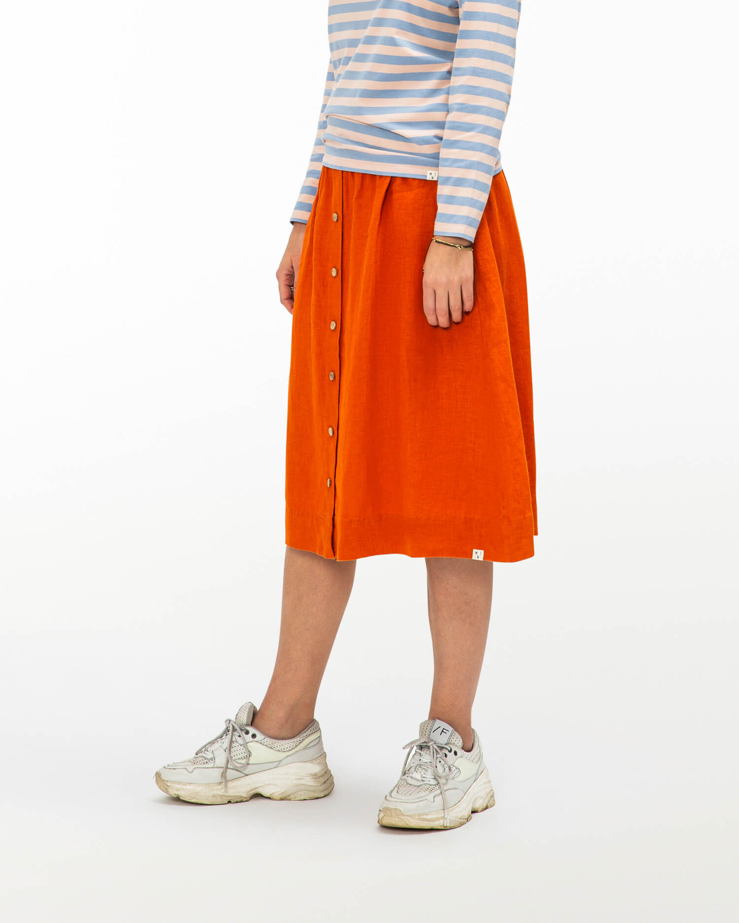 Jupe midi orange fabriquée à 100% par Matona