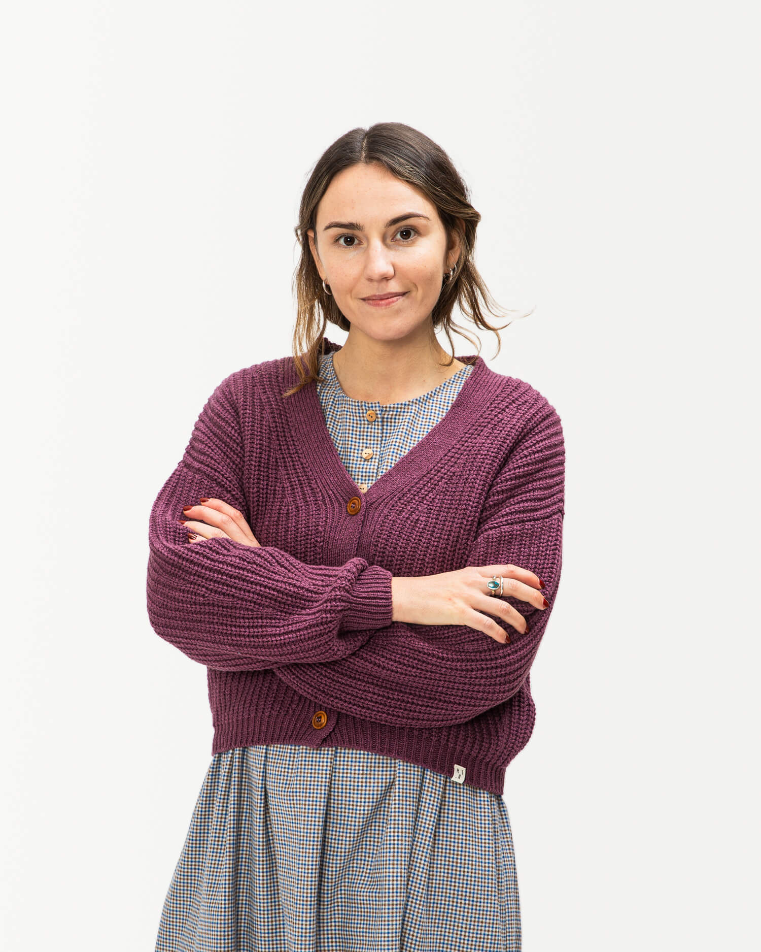 Cardigan rouge foncé en coton biologique et laine mérinos de Matona