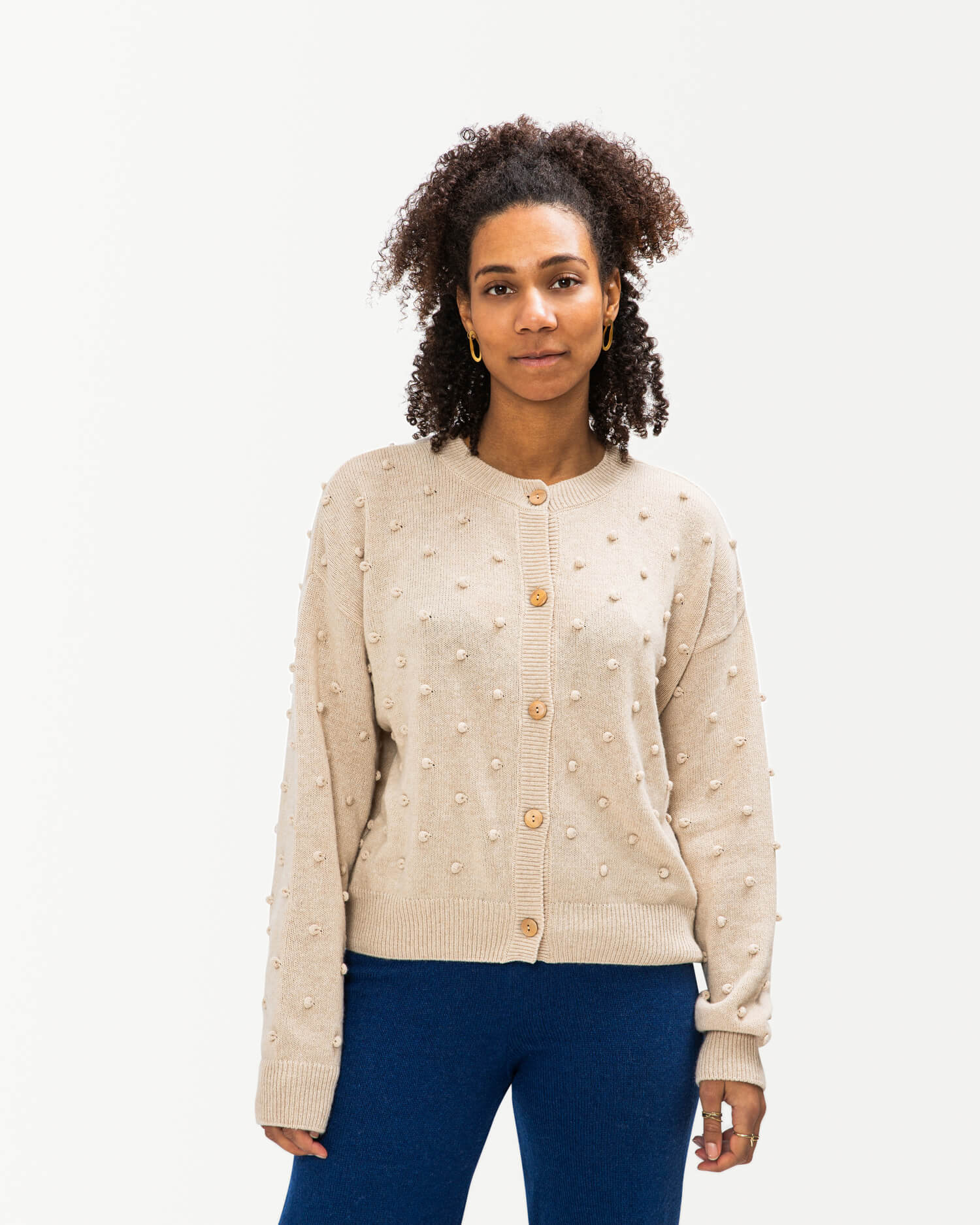 Beige Strickjacke Popcorn aus recycelte Wolle von Matona