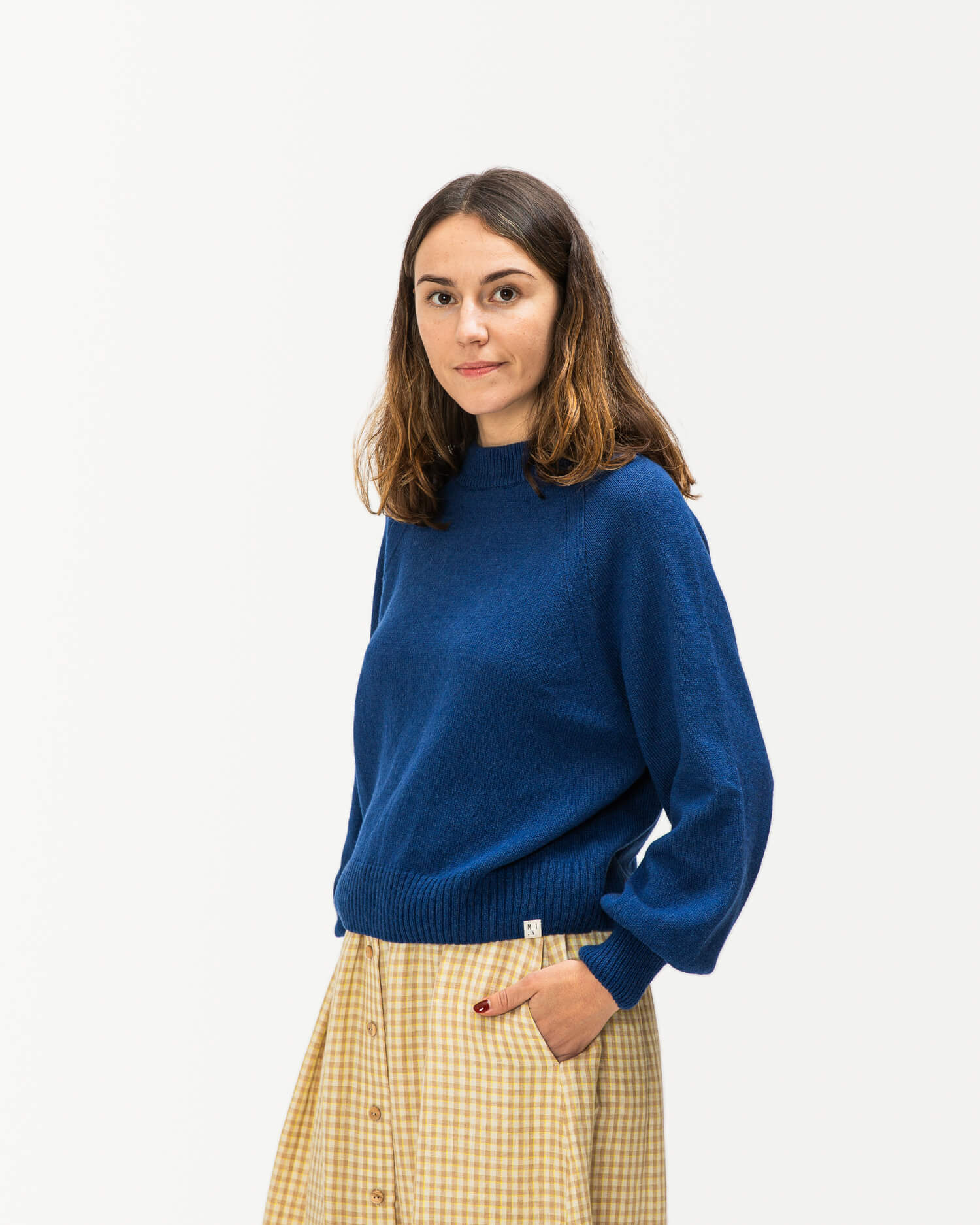 Blue raglan sweater made of organic cotton &amp; organic merino wool by Matona