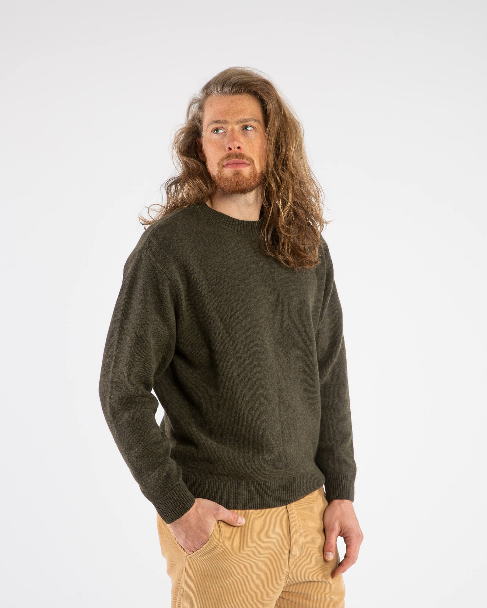Grüner Strick-Sweater olive aus Bio-Wolle von Matona