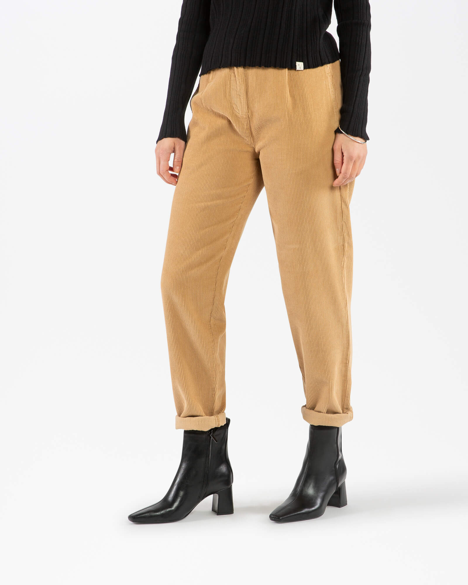 Hellbraune Kordhose marmot aus 100% Bio-Baumwolle von Matona