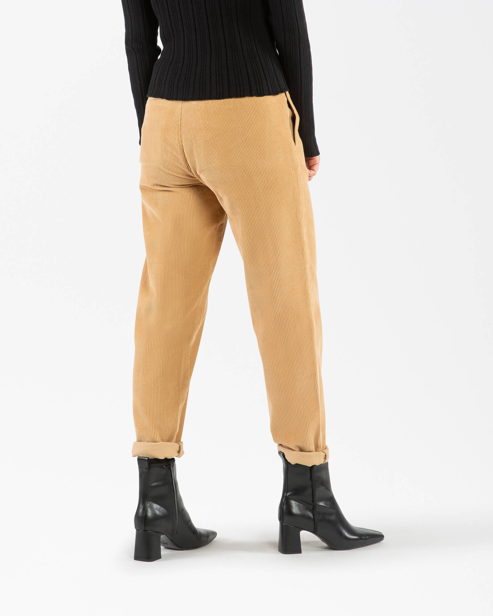 Hellbraune Kordhose marmot aus 100% Bio-Baumwolle von Matona
