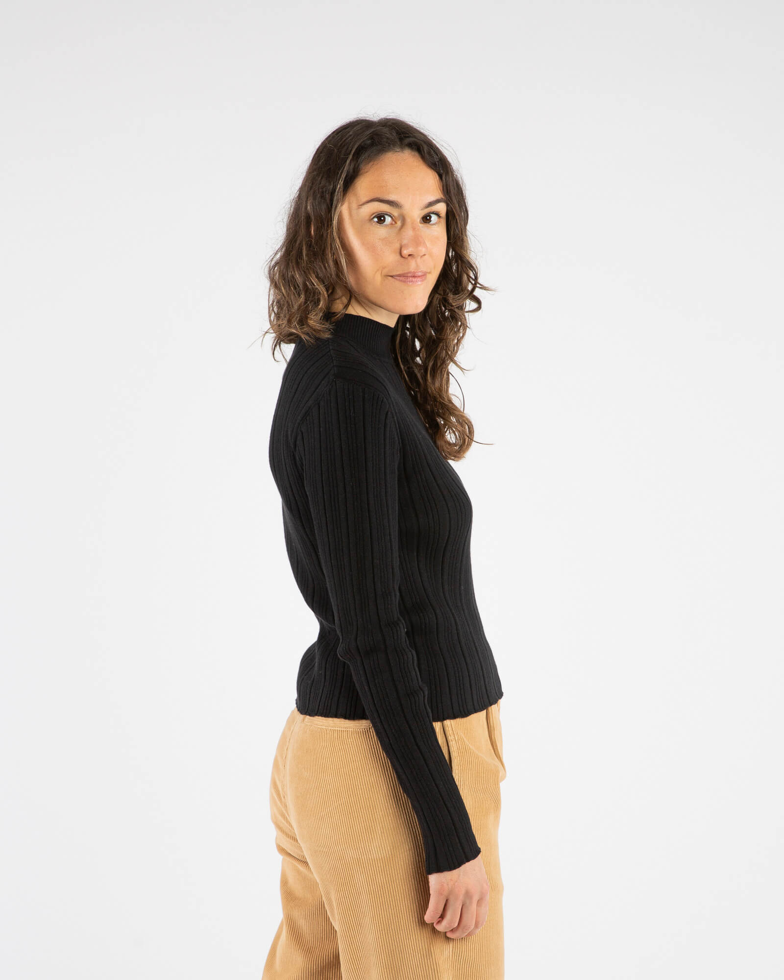 Schwarzer Pullover onyx aus 100% Bio-Baumwolle von Matona