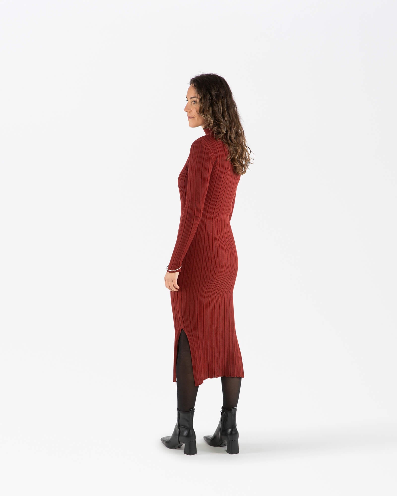 Rotes Strickkleid maroon aus 100% Bio-Baumwolle von Matona