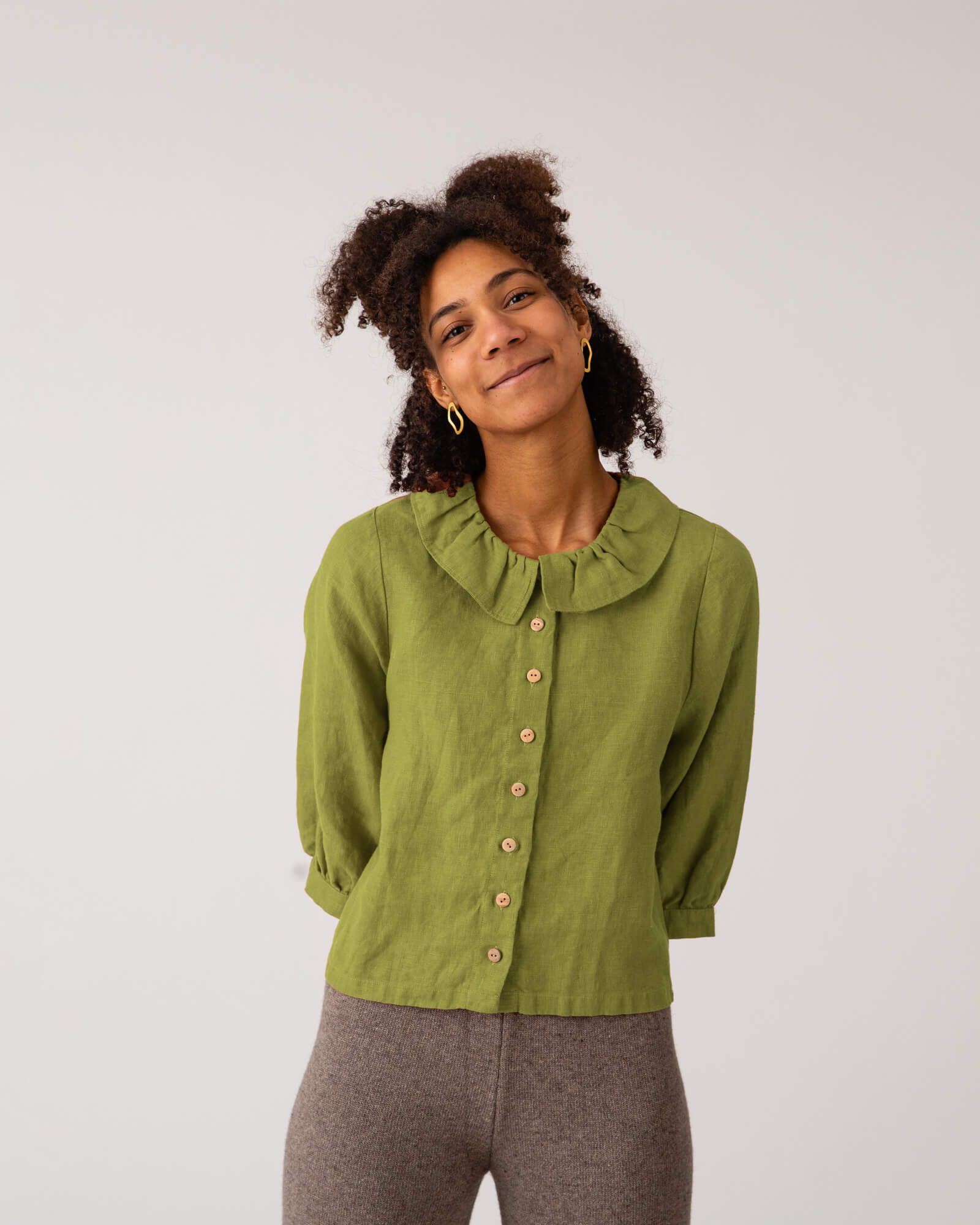 Grüne Bluse cardamom aus 100% Leinen von Matona