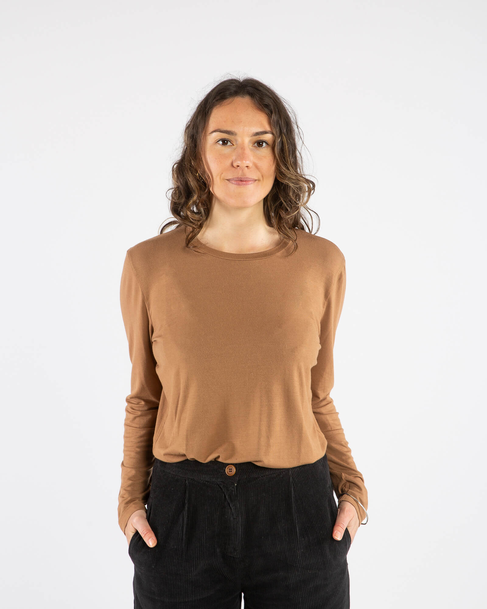 Hellbraunes Langarmshirt aus Modal von Matona