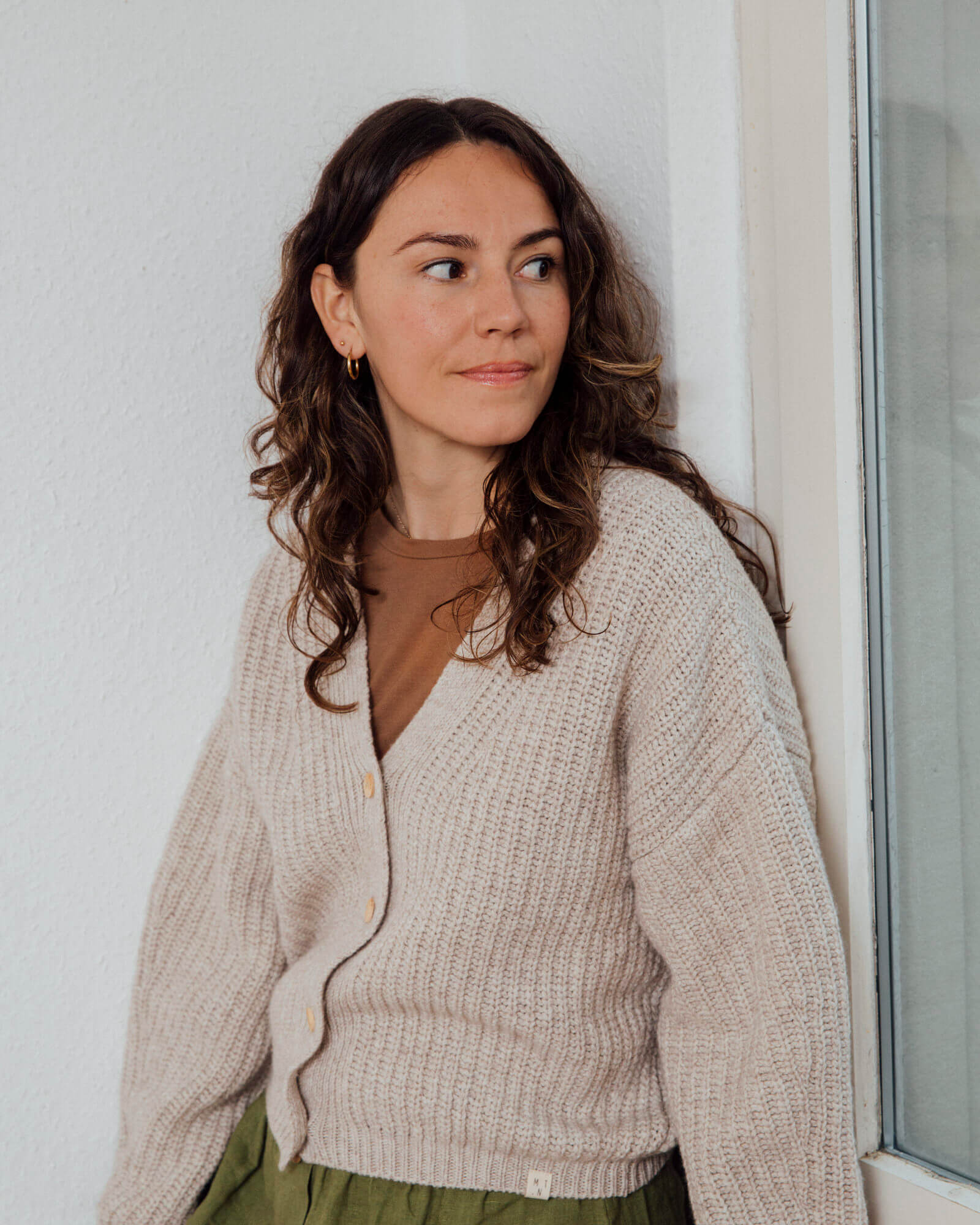 Beige Strickjacke salt aus Bio-Wolle von Matona