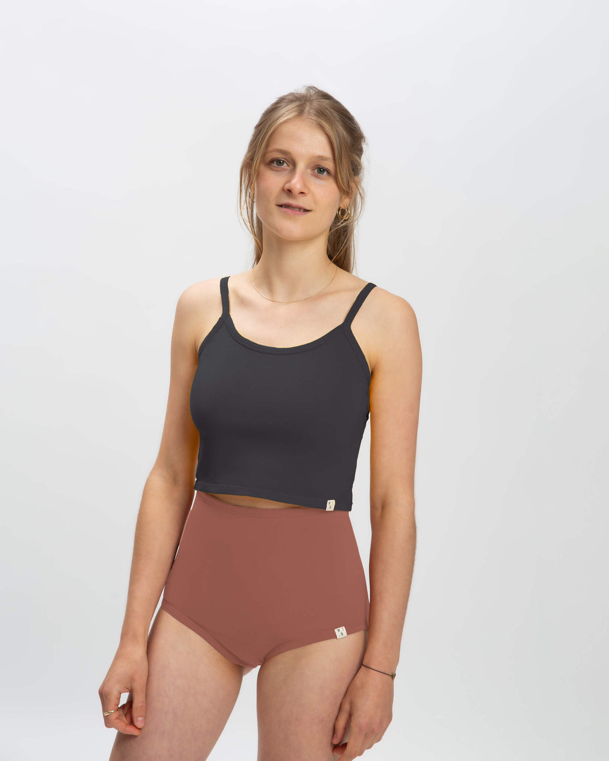 Schwarzes Crop-Top Basic aus Bio-Baumwolle von Matona