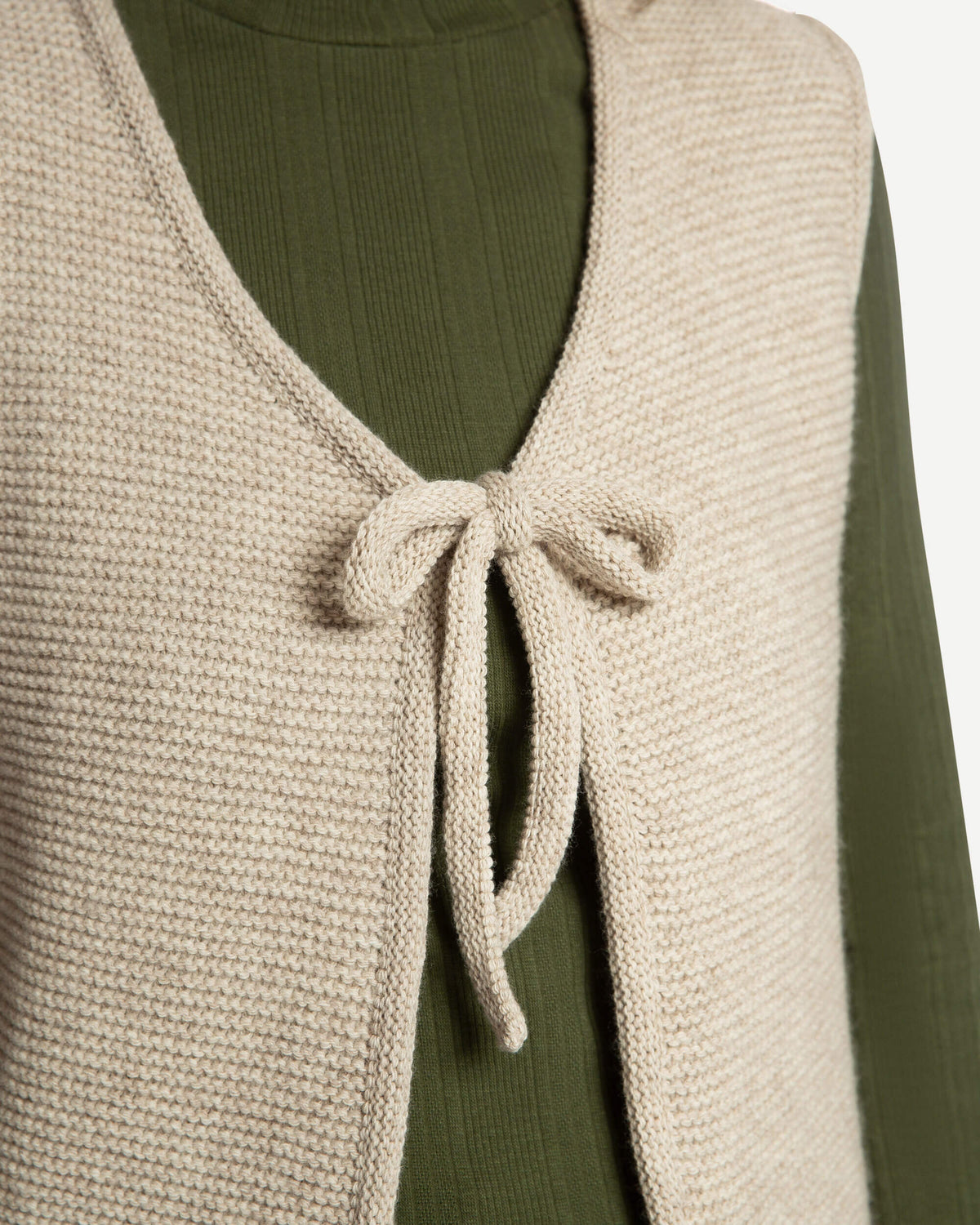 Beige Weste Bow aus Bio-Wolle von Matona
