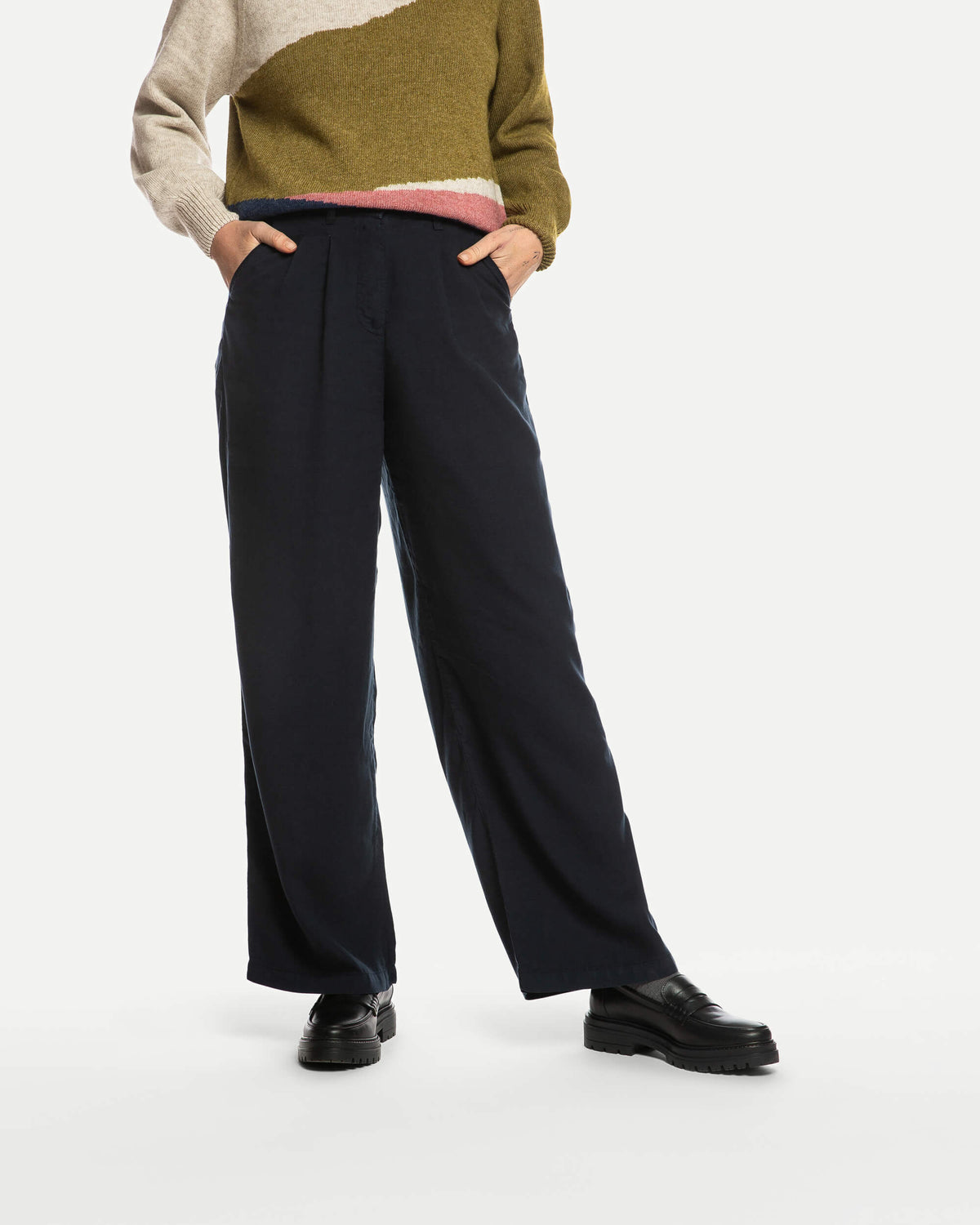 Blaue Hose Pleated aus 100% Tencel von Matona