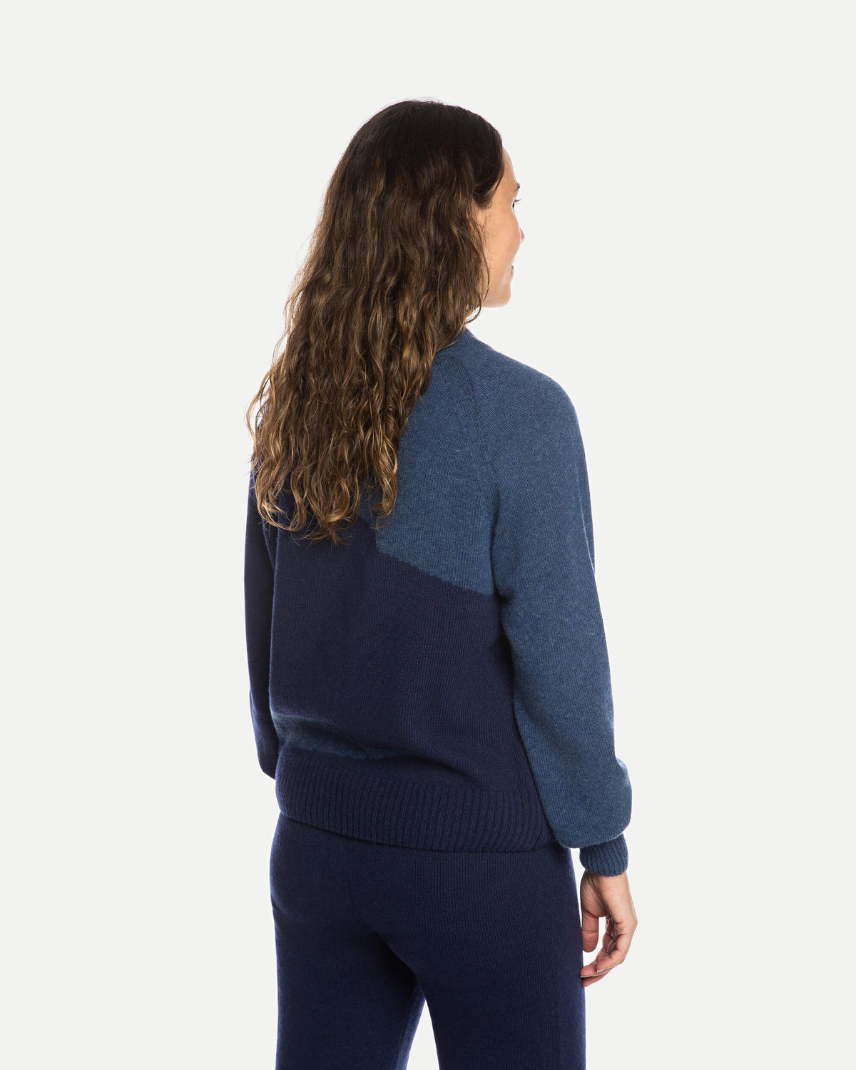 Blauer Sweater Raglan aus Bio-Wolle von Matona