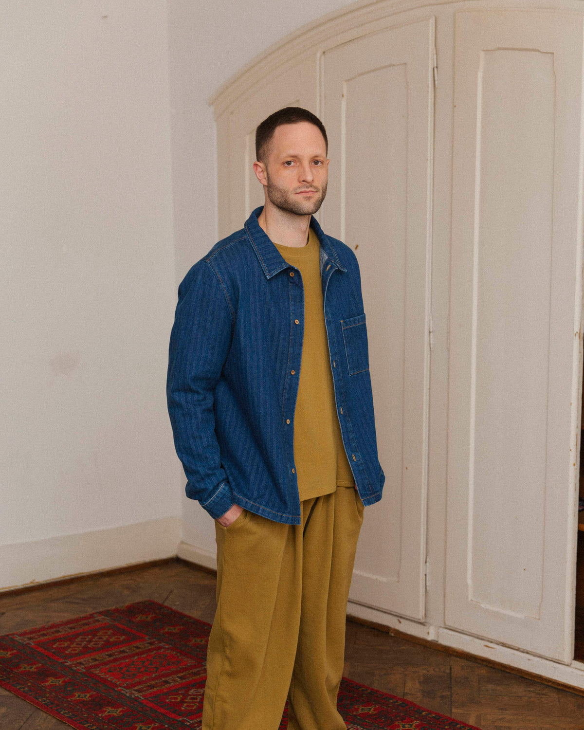 Gelbe Sweatpants Pleated aus 100% Bio-Baumwolle von Matona