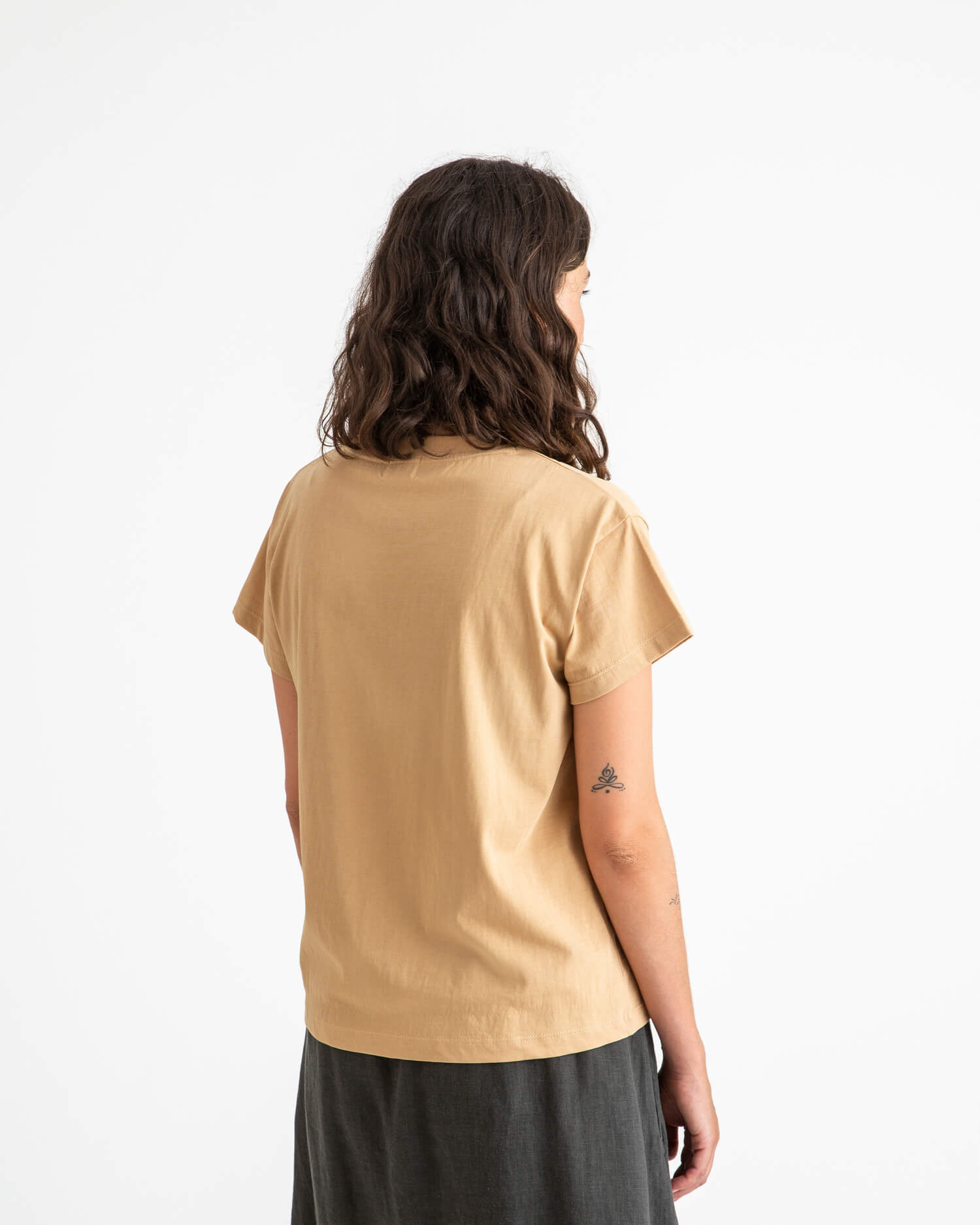 Light brown Essential T-shirt made from 100% organic cotton from Matona