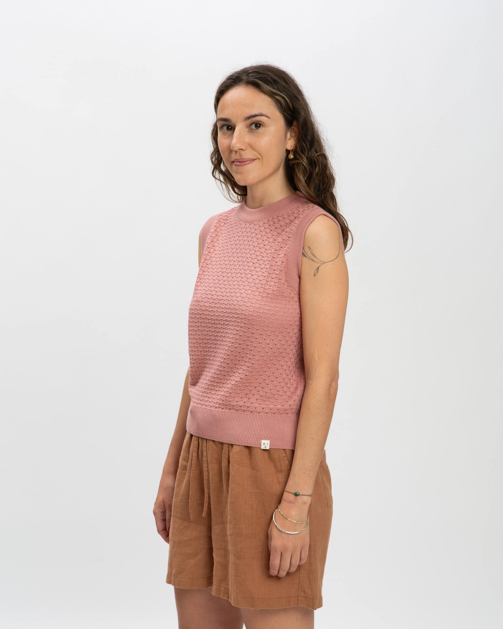 Pink knitted top made of 100% organic cotton by Matona