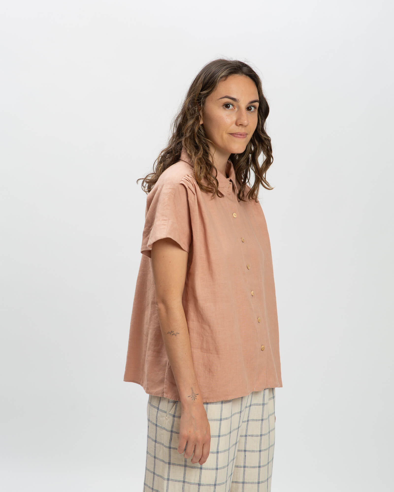 Pink linen blouse by Matona