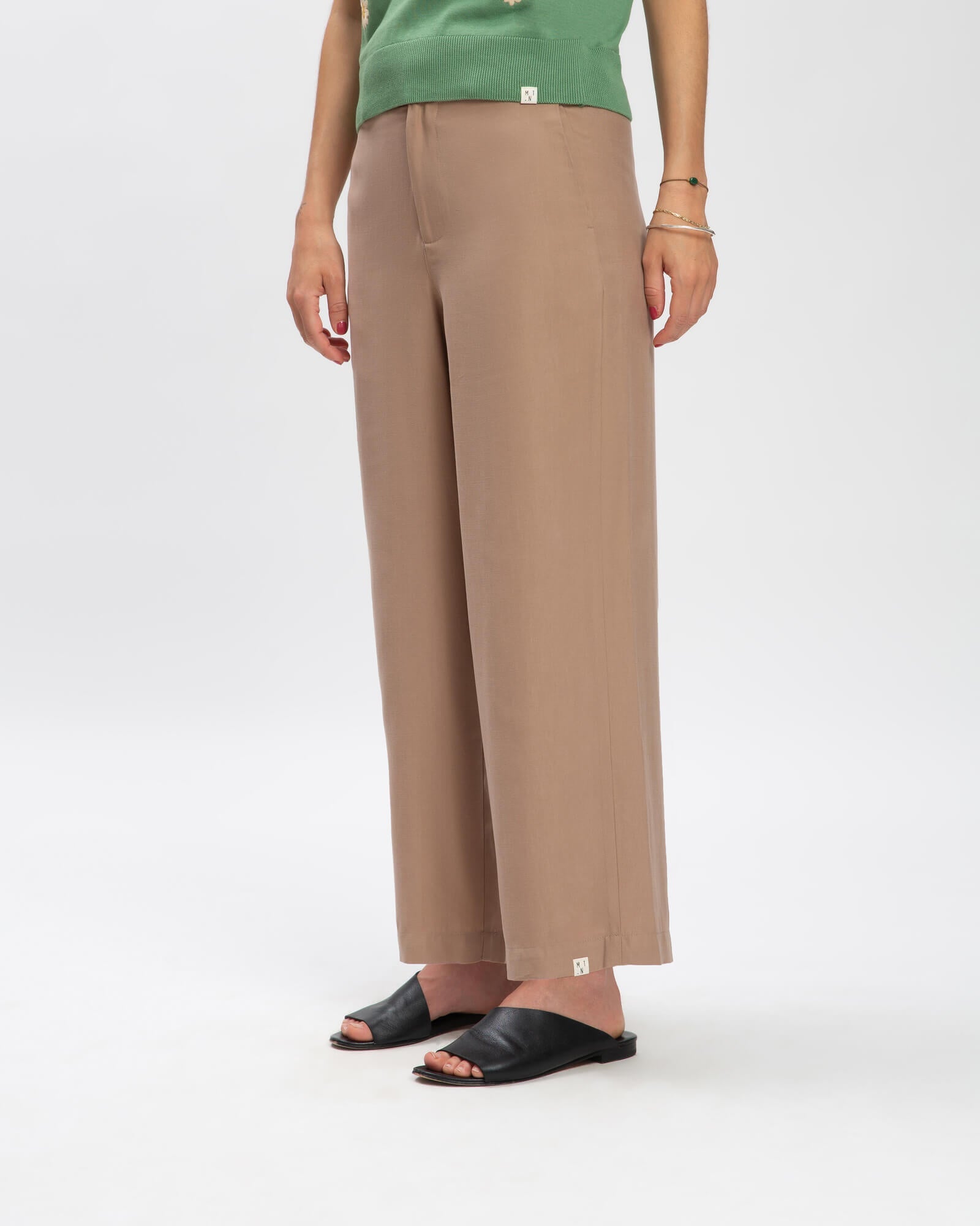 Brown Portabella trousers made of Tencel from Matona