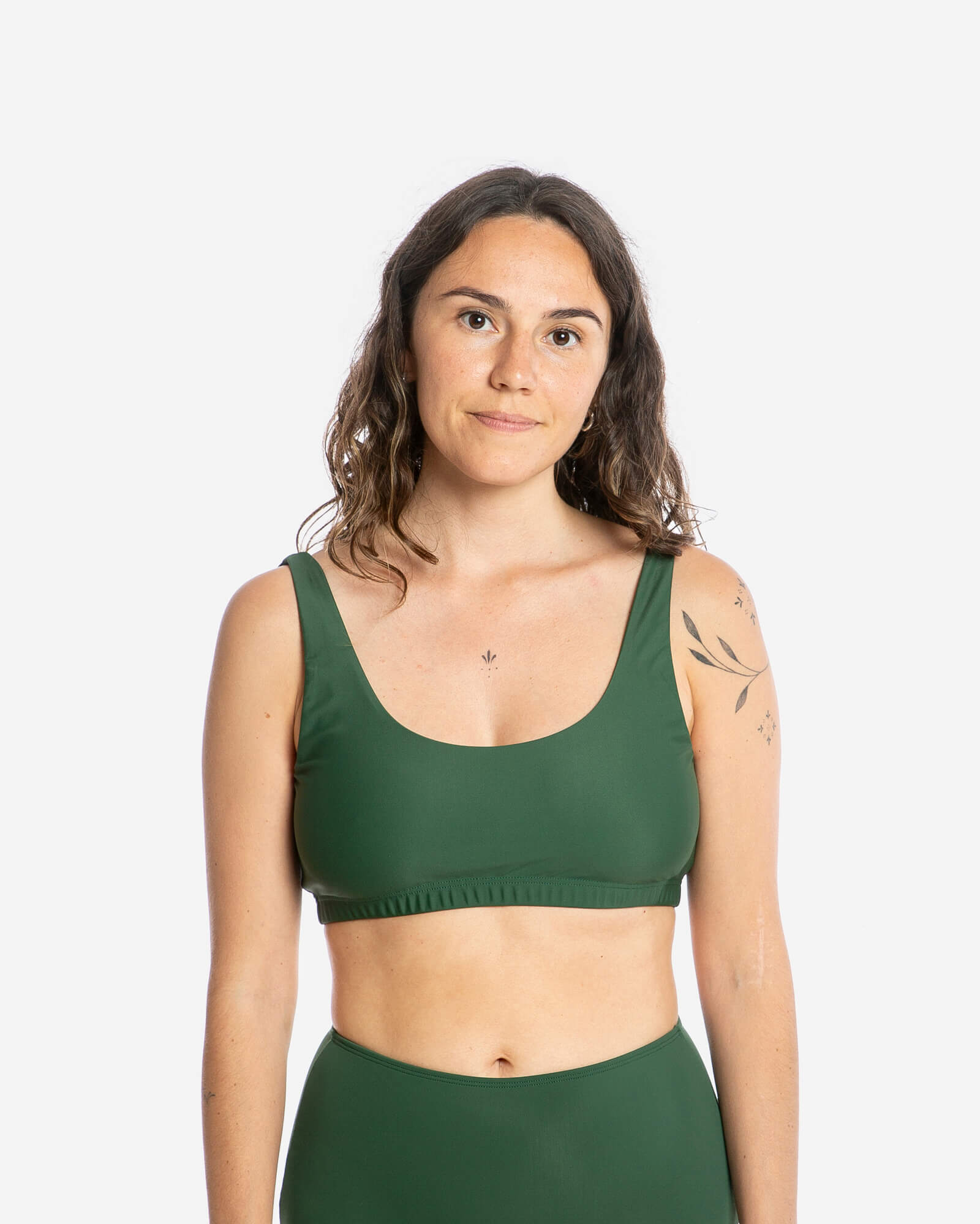 Haut de bikini Surf vert foncé en Econyl durable de Matona