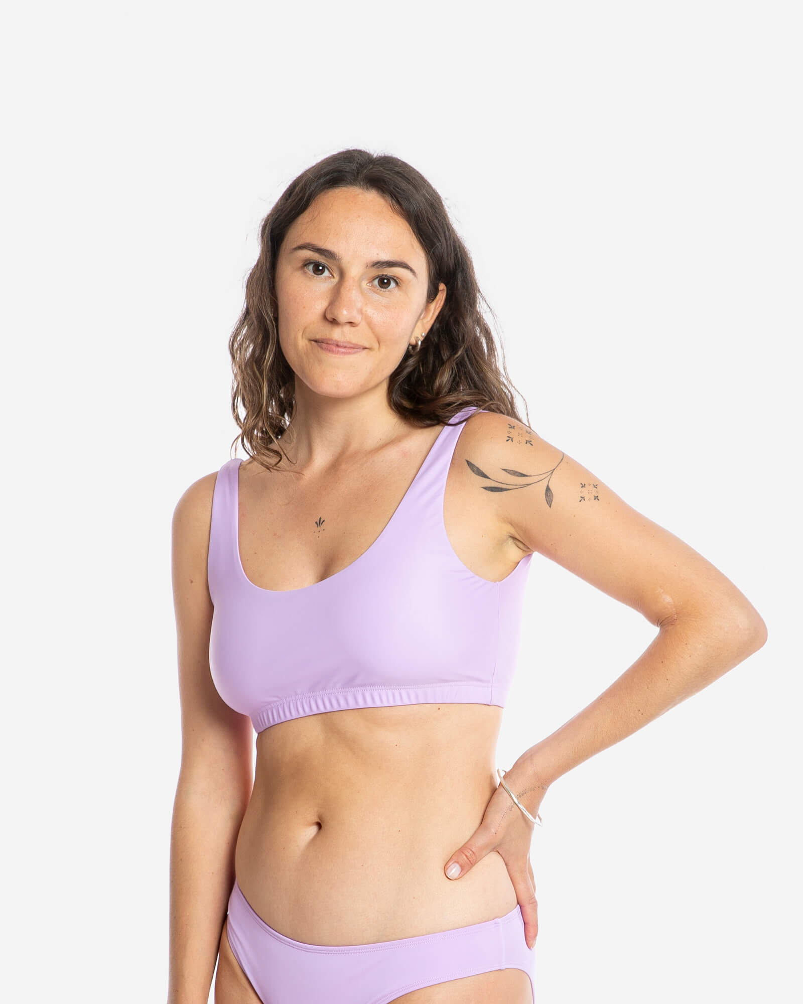 Haut de bikini Purple Surf fabriqué en Econyl durable par Matona