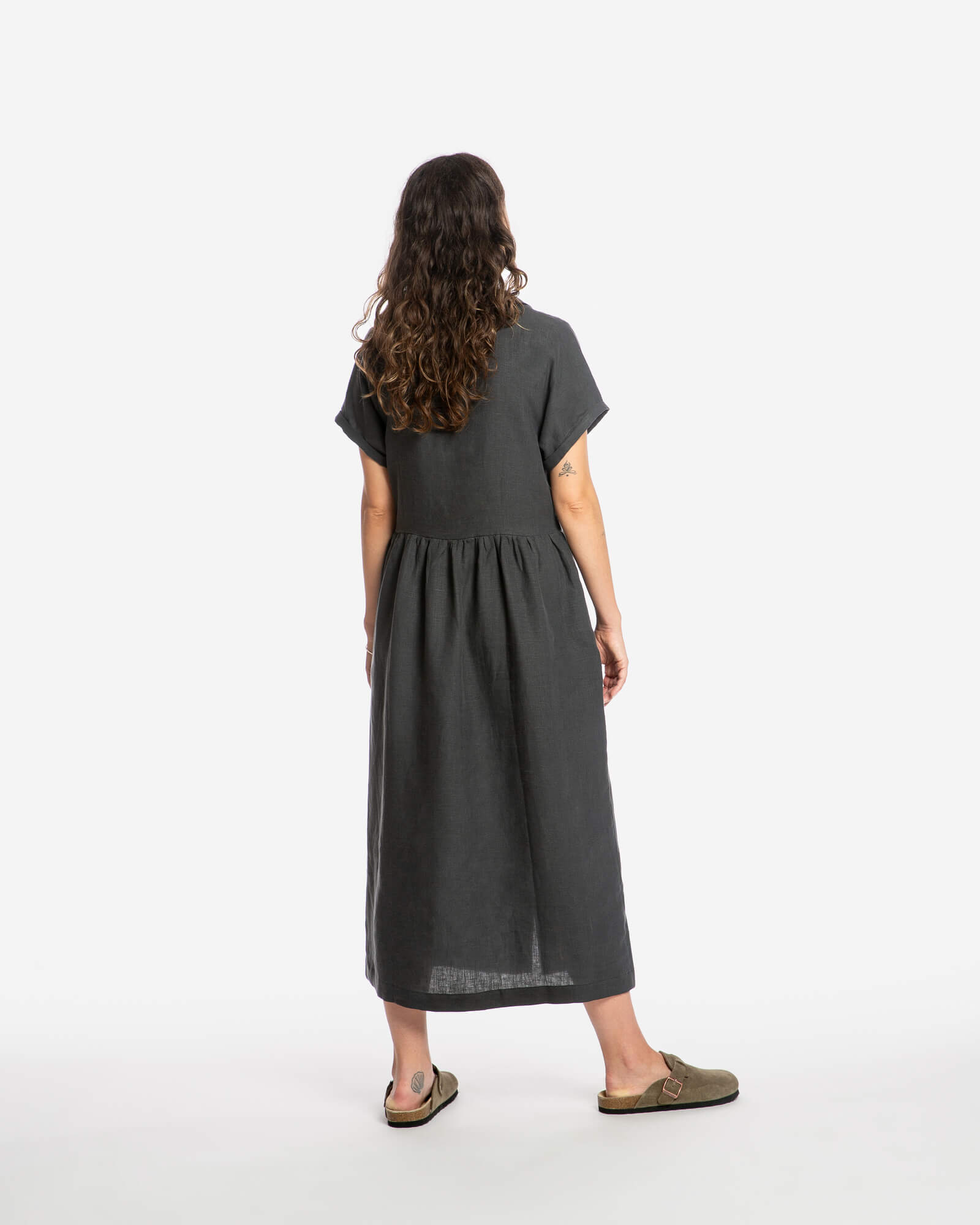 Robe noire 100% lin de Matona