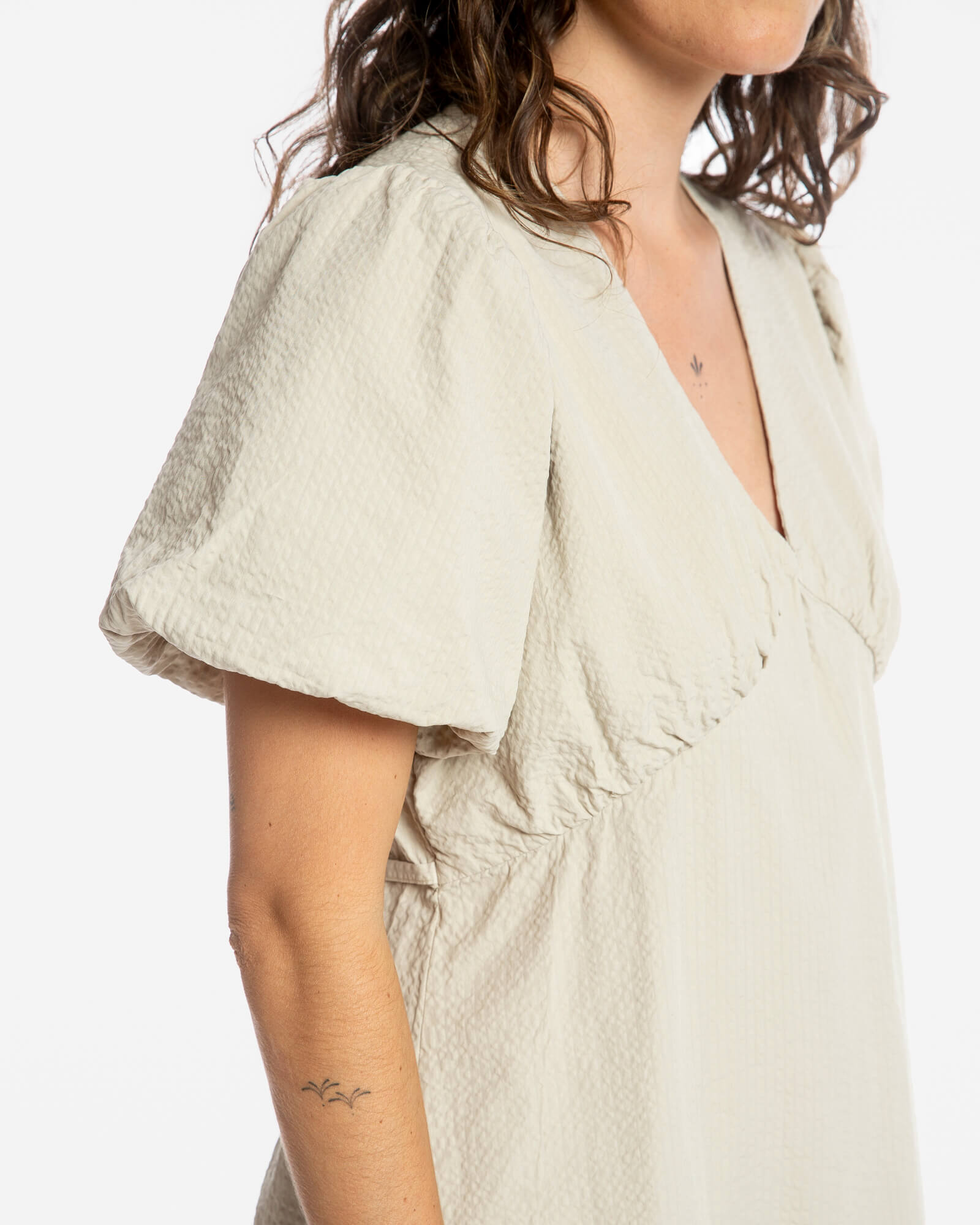 Beiges Kleid V-Neck aus 100% Bio-Baumwolle von Matona