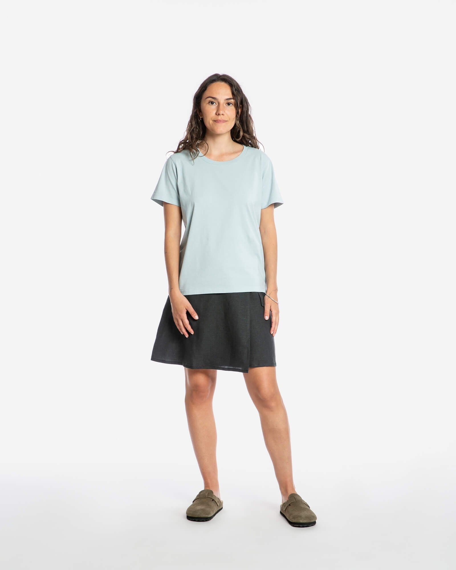 Jupe portefeuille noire 100% lin de Matona