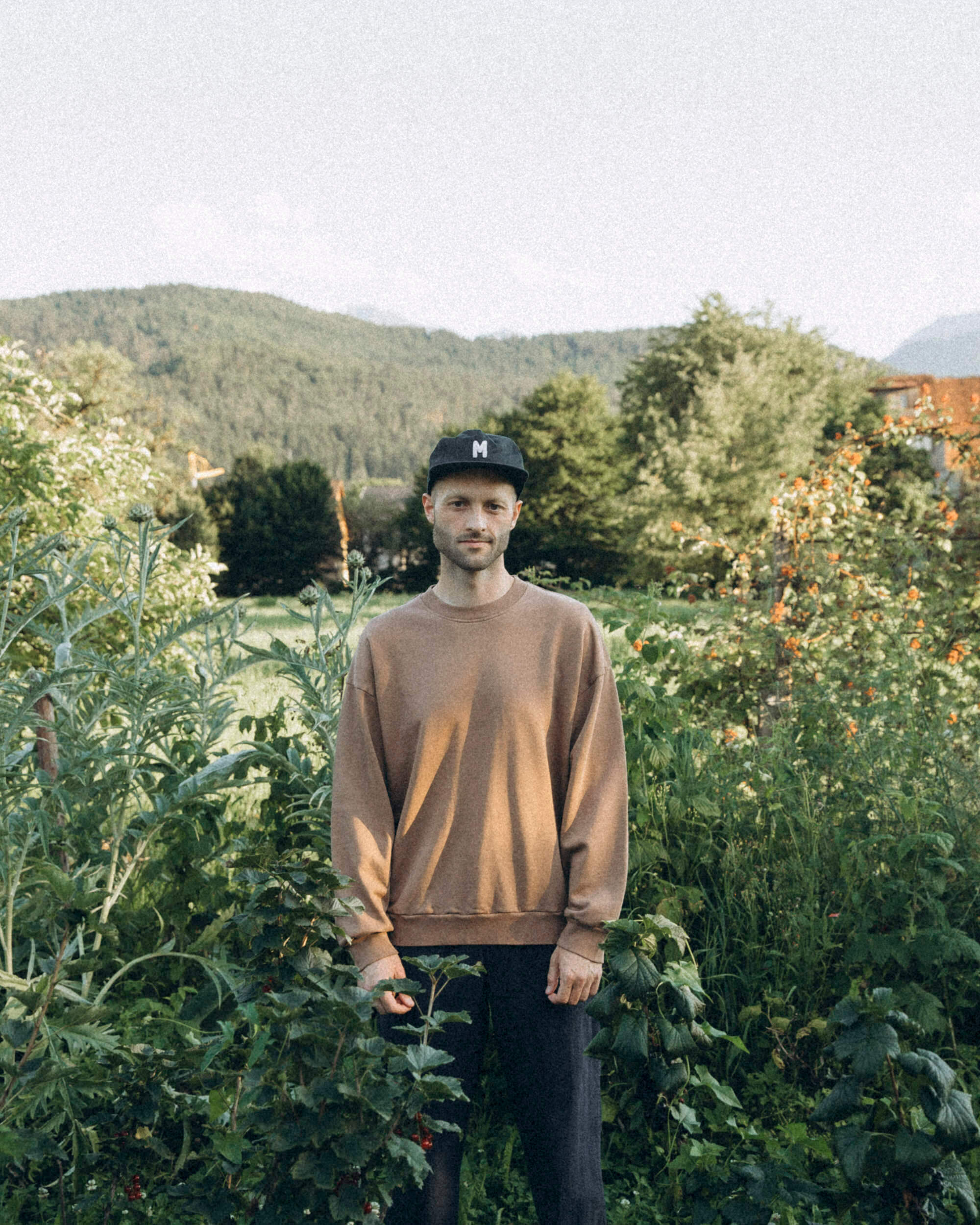 Brown sweatshirt made from 100% organic cotton by Matona