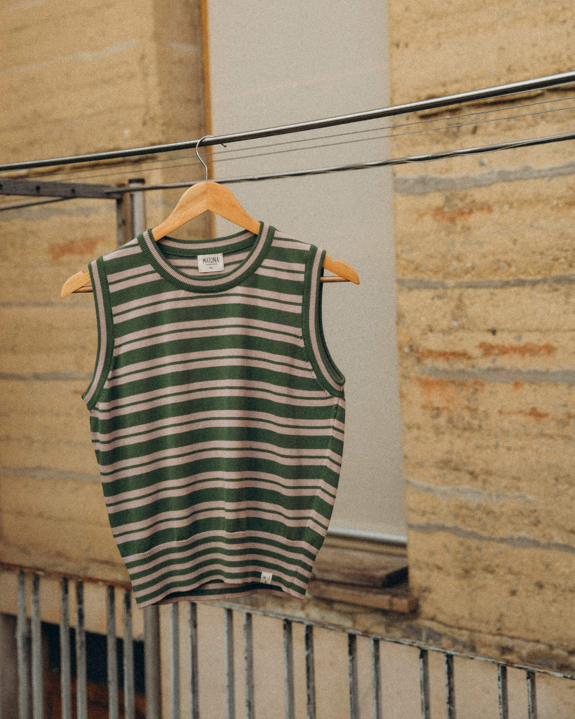 Grünes Gestreiftes Top aus Bio-Baumwolle von Matona