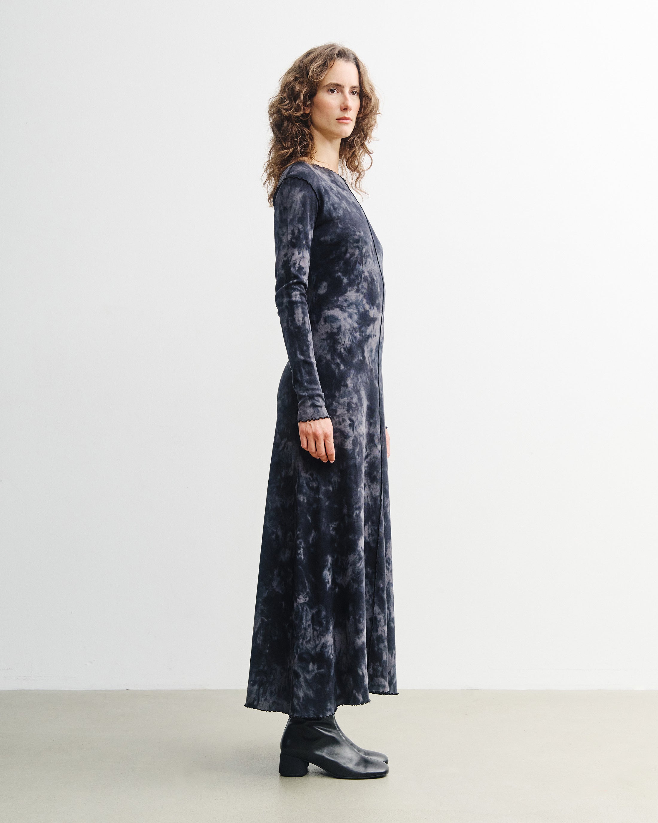 Schwarzes Kleid Batik Pin-Tucked aus Bio-Baumwolle von Rotholz