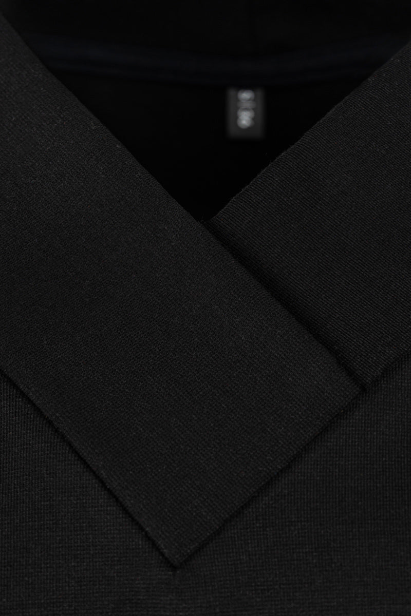 Schwarzer V-Neck Sweater aus Tencel von Moya Kala
