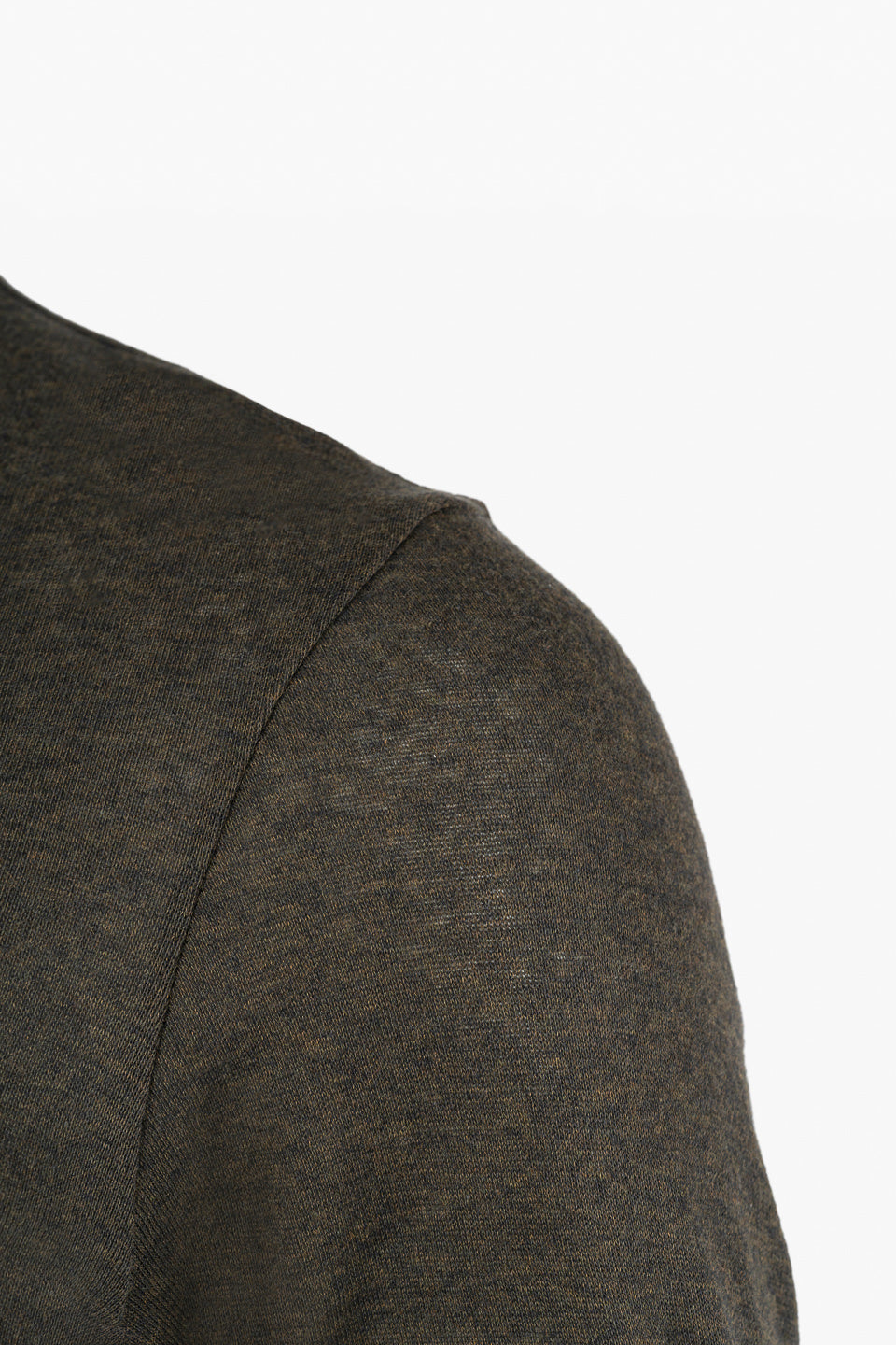Grünes Rollkragen-Langarmshirt aus 100% Bio-Baumwolle von Moya Kala