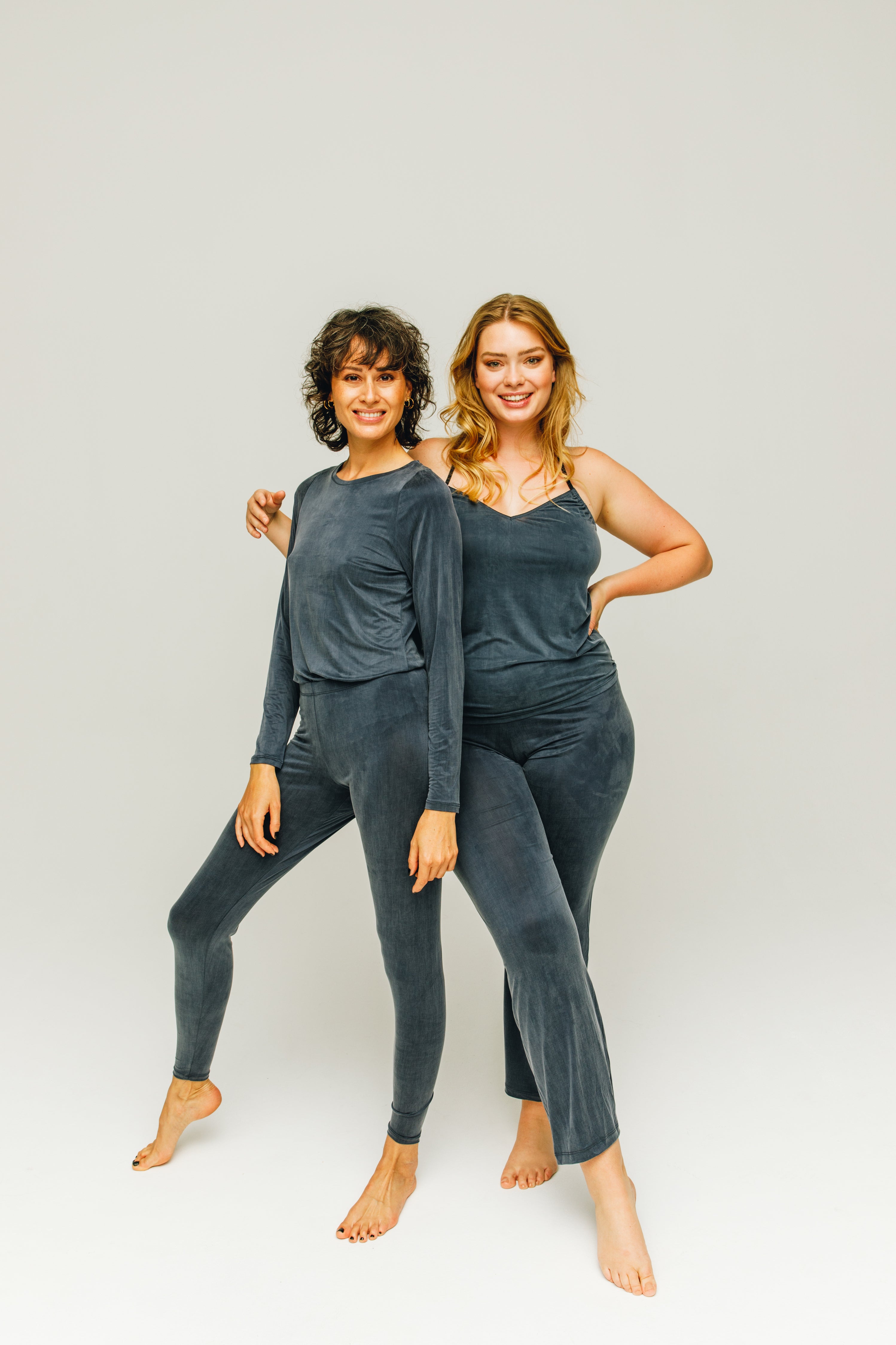 Blaues Träger-Top aus Cupro von MOYA KALA