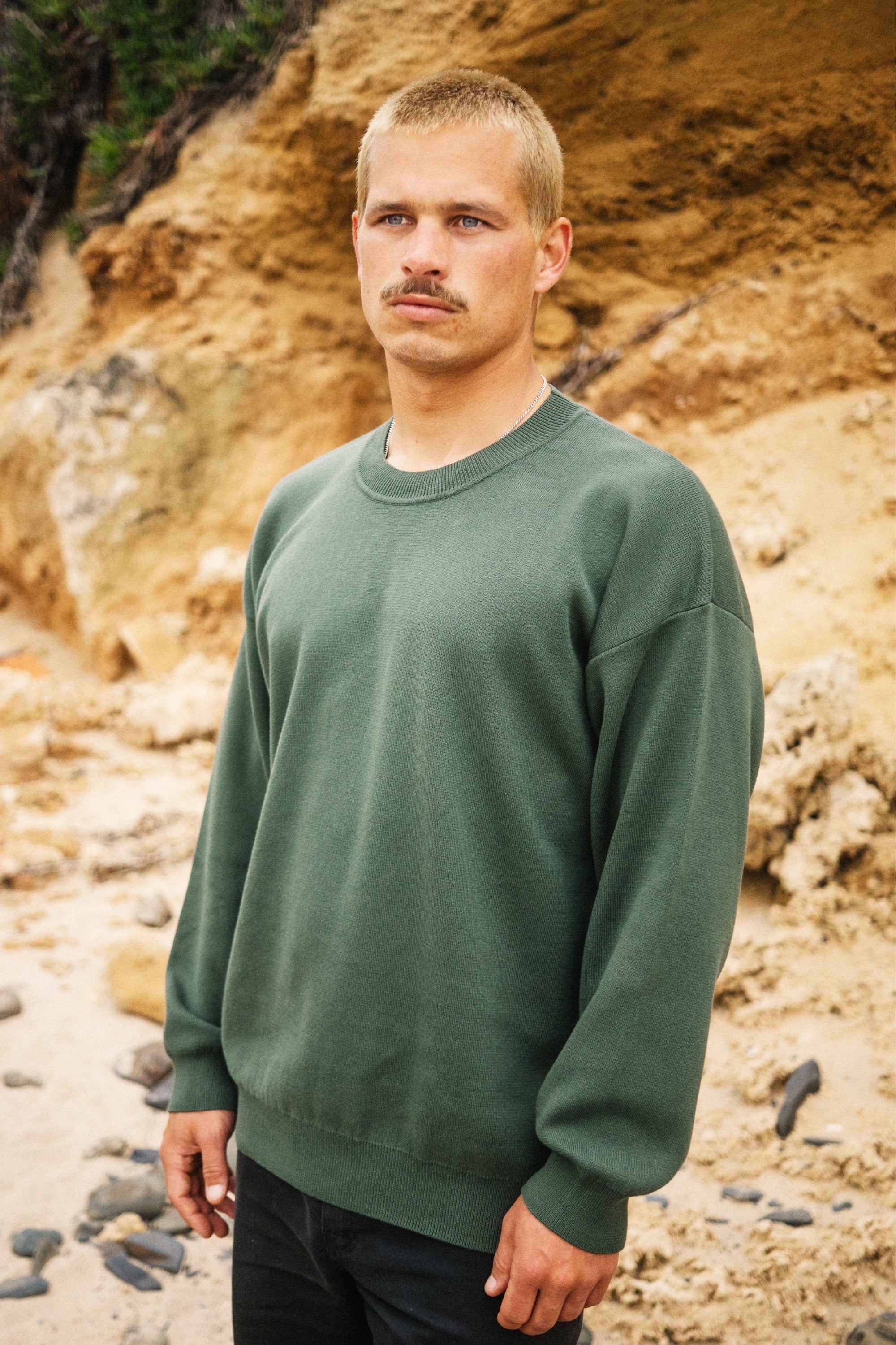 Dunkelgrüner Strickpullover aus 100% Bio-Baumwolle von Salzwasser