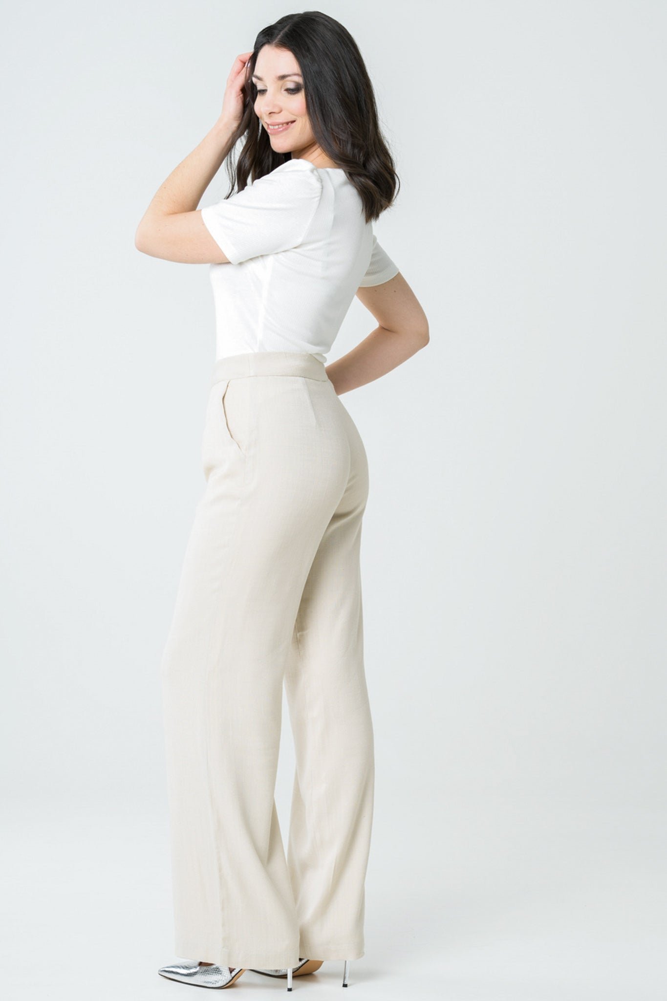 Beige Laurier trousers made of Tencel by Avani