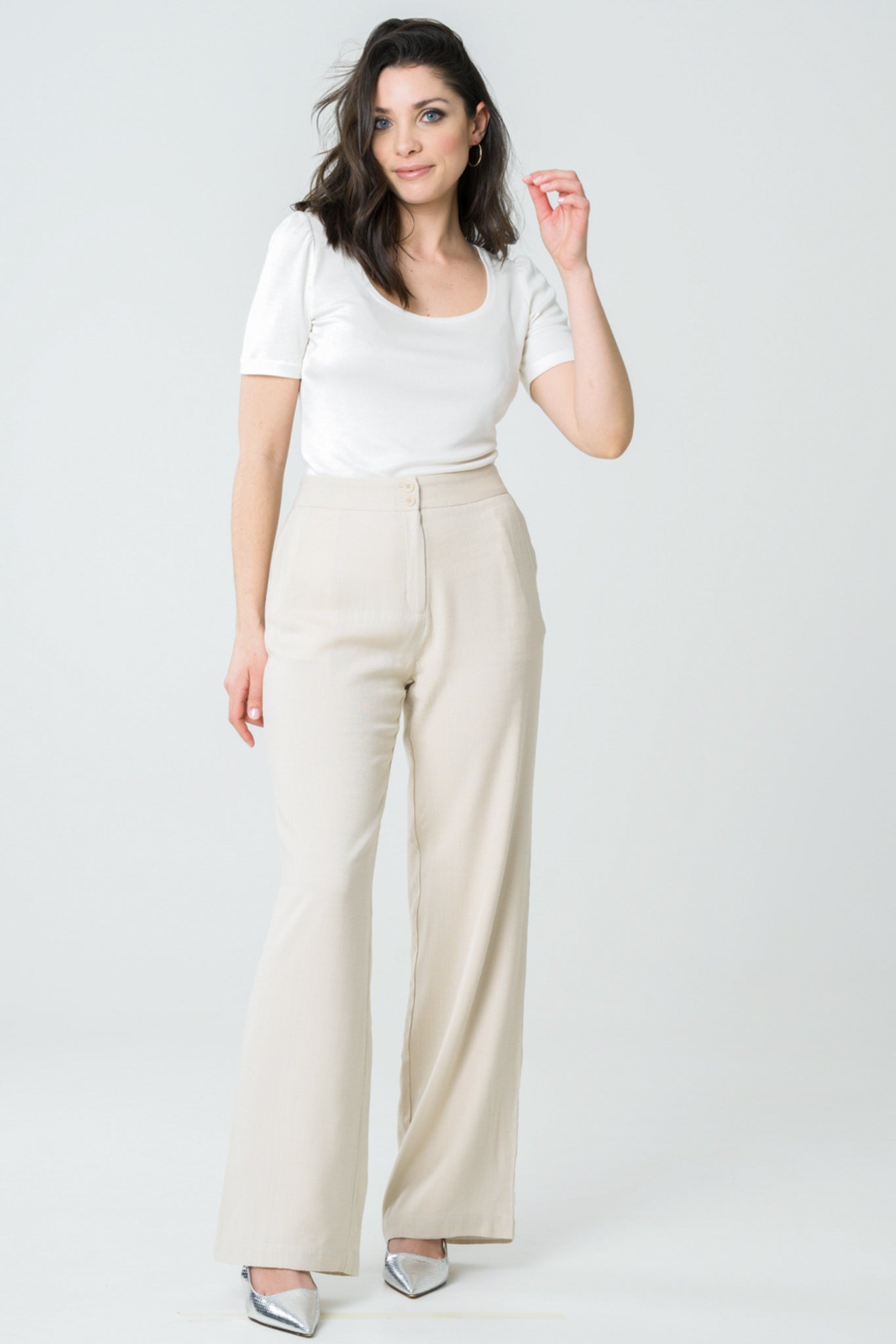 Beige Laurier trousers made of Tencel by Avani