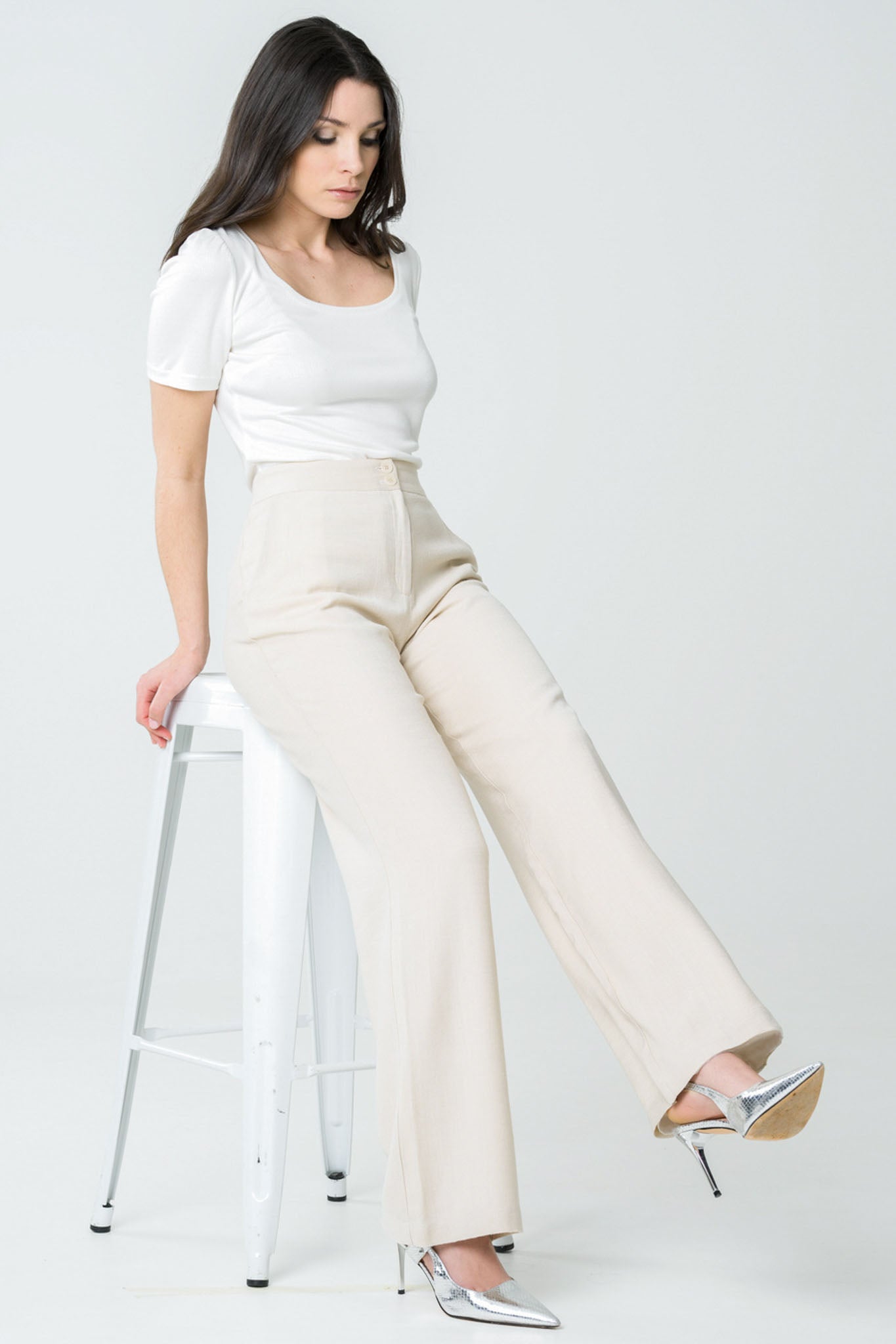 Beige Laurier trousers made of Tencel by Avani