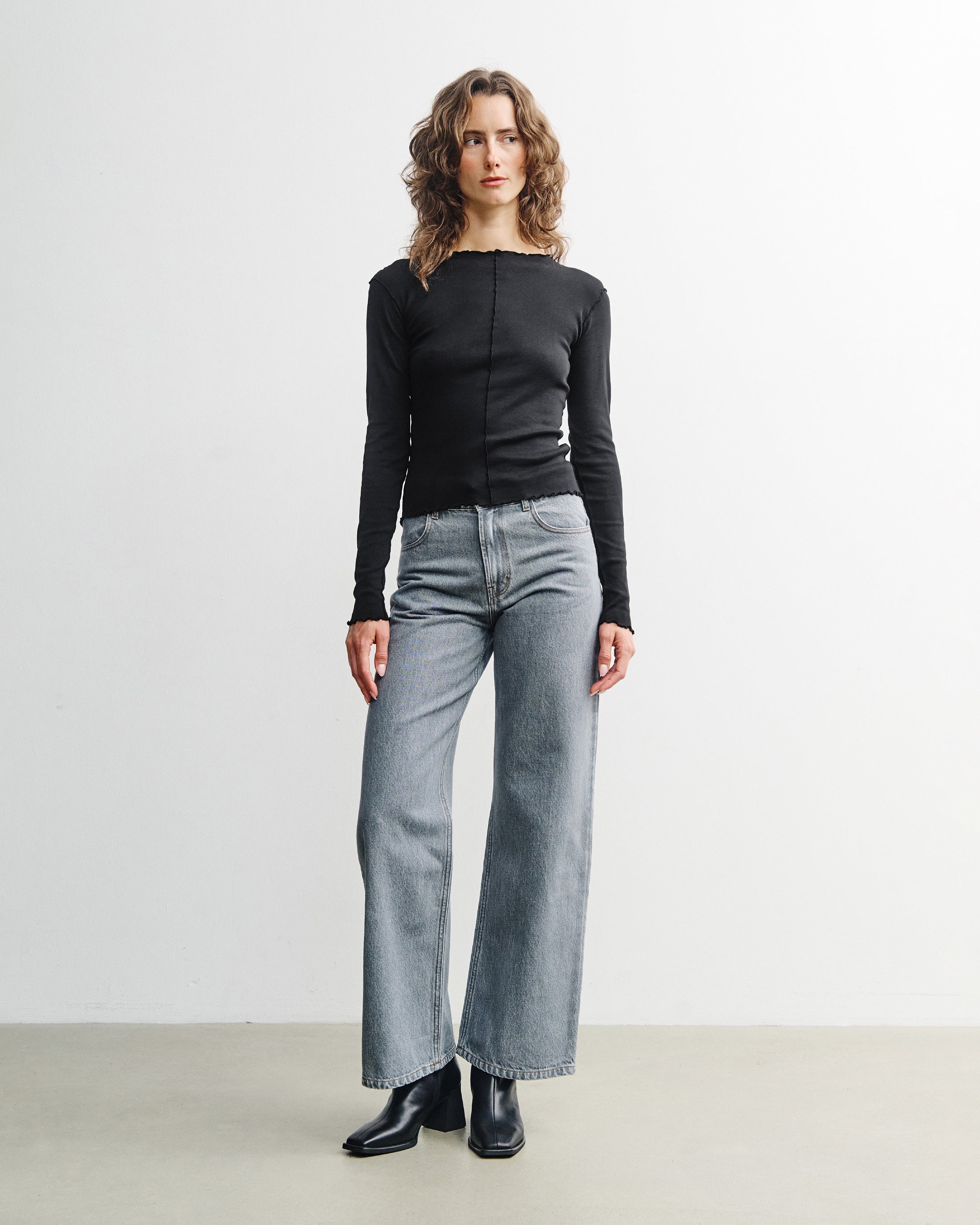 Schwarzes Langarmshirt Pin-Tucked aus Bio-Baumwolle von Rotholz