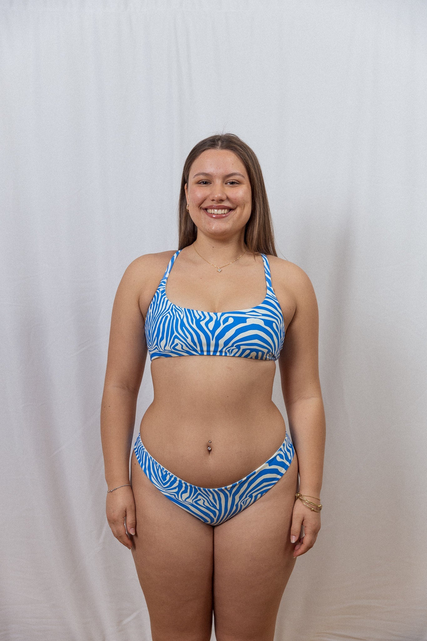 Sport top Camilo - blue zebra made of Econyl by Tías &amp; Olives