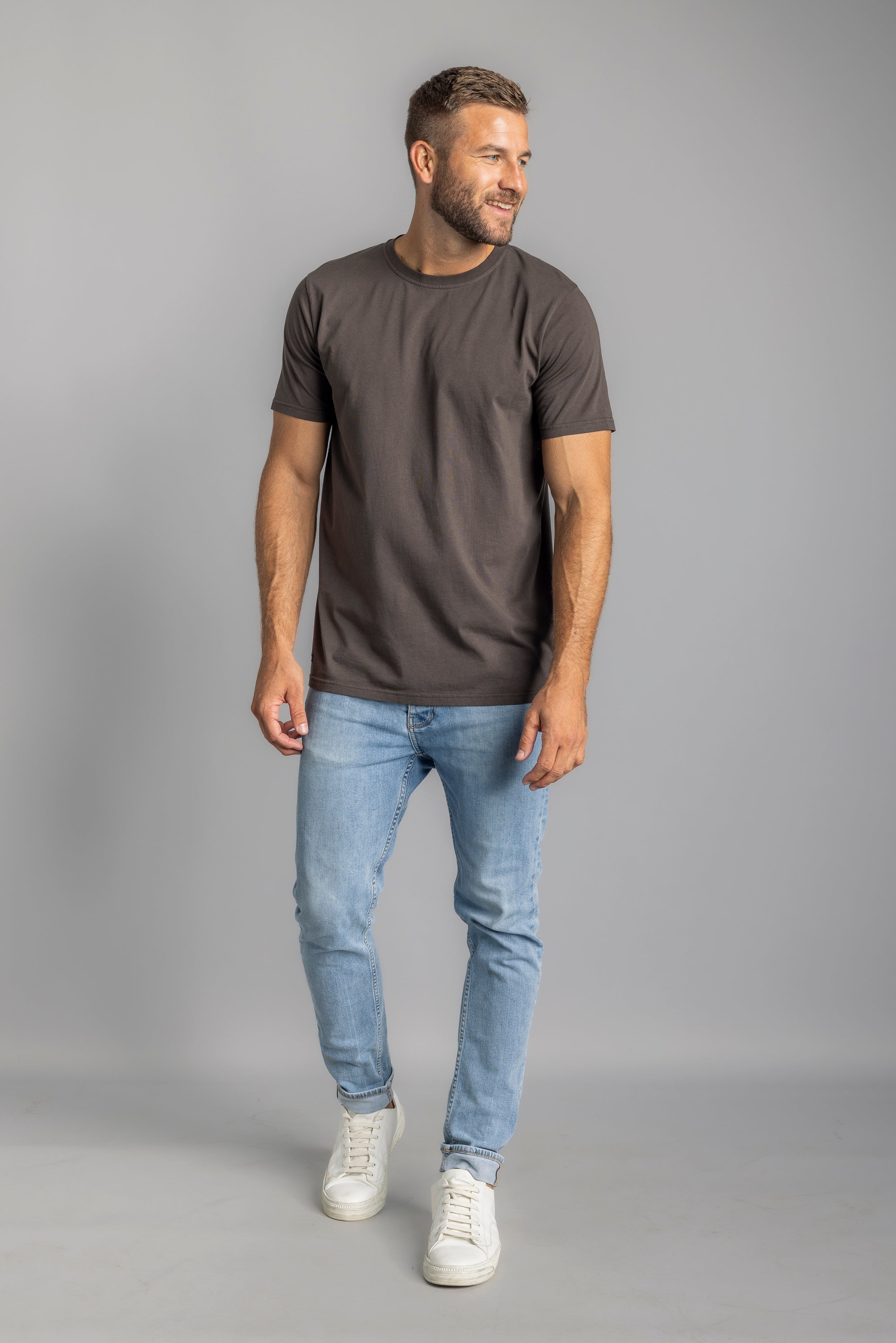 Premium Blank T-Shirt SLIM made of organic cotton by Dirts