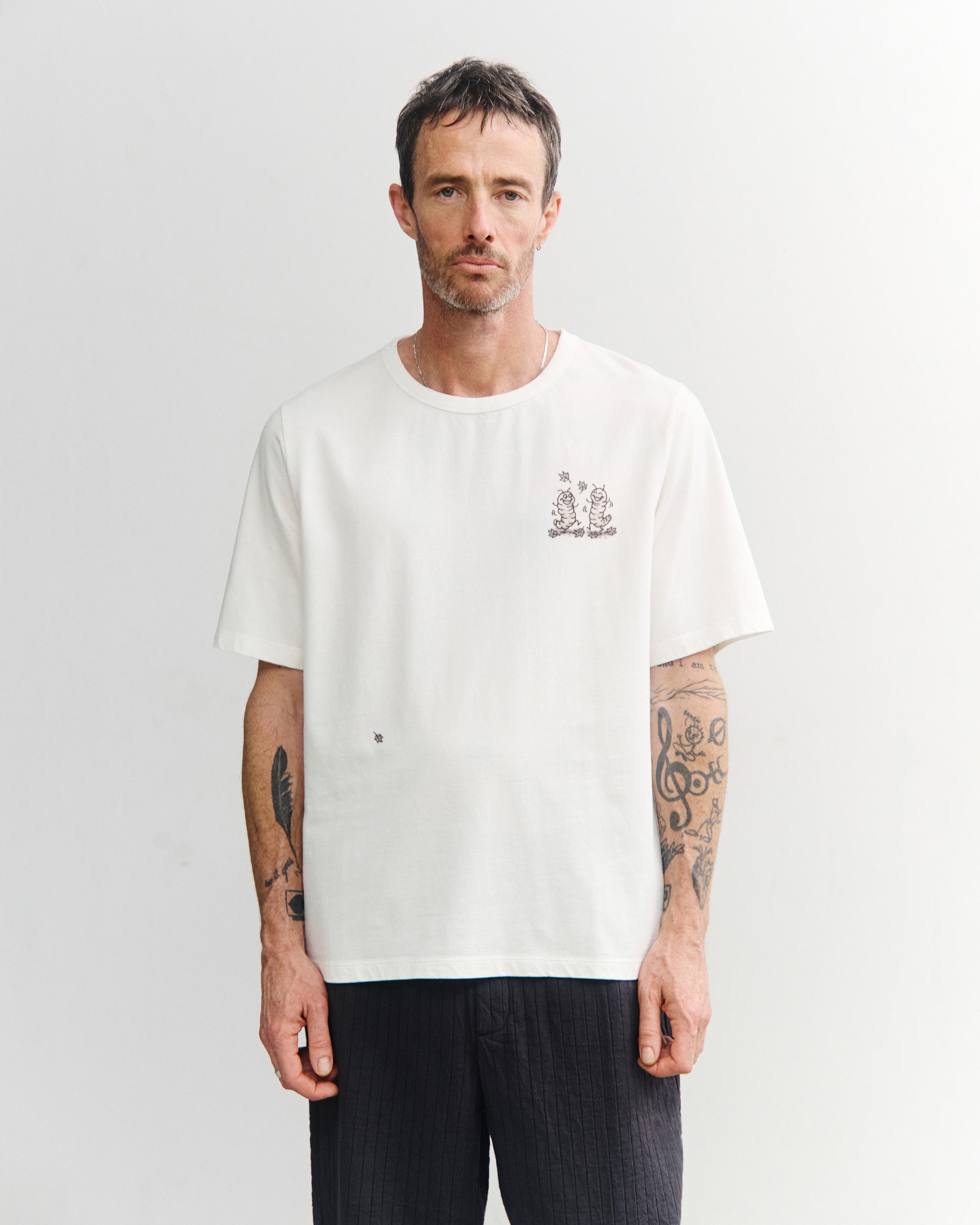 Weisses T-Shirt Caterpillar aus Bio-Baumwolle von Rotholz