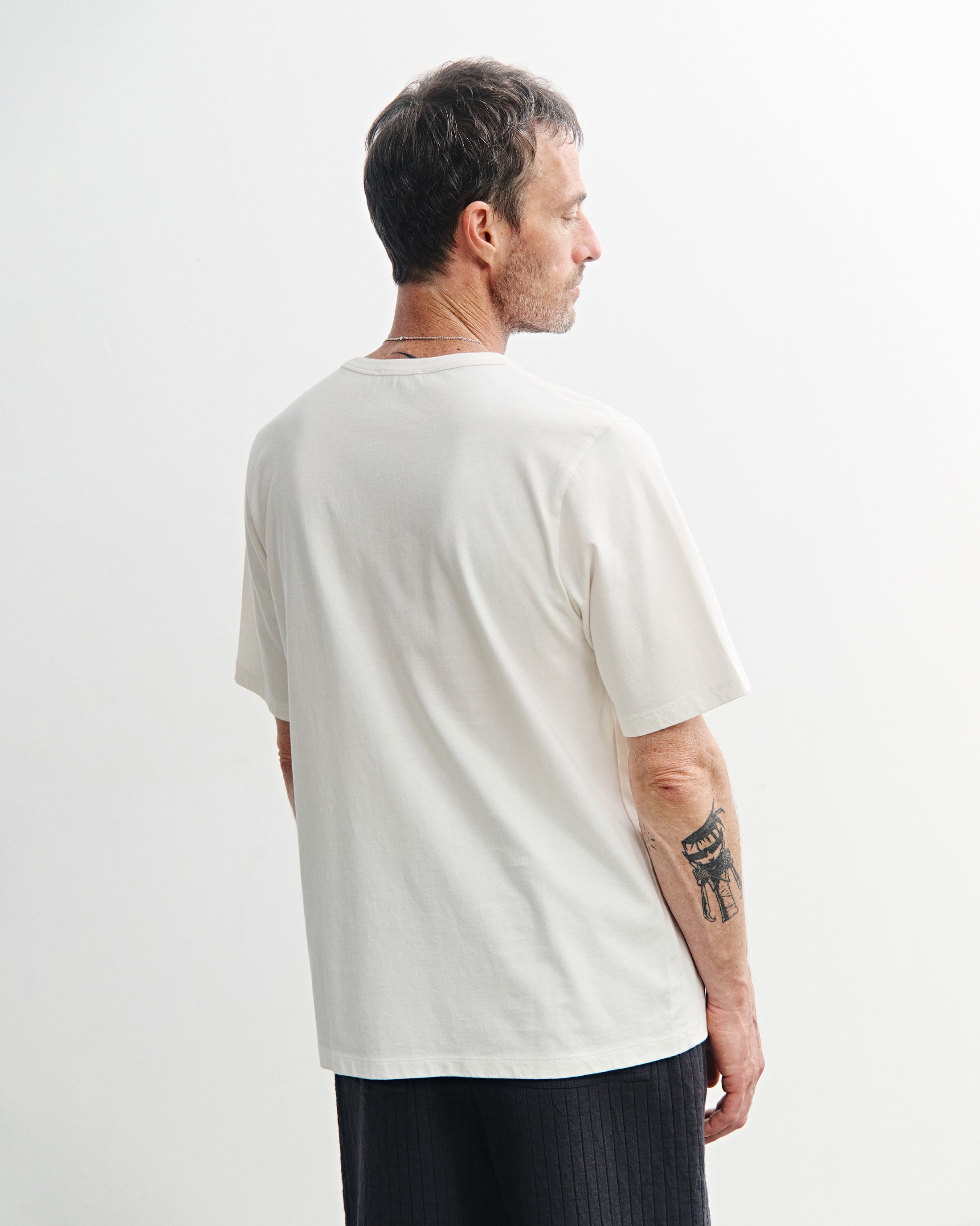 Weisses T-Shirt Caterpillar aus Bio-Baumwolle von Rotholz